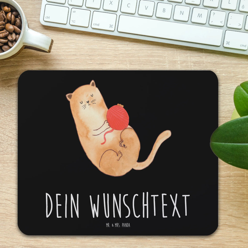 Personalisiertes Mauspad Katzen Wollknäul Personalisiertes Mousepad, Personalisiertes Mouse Pad, Personalisiertes Mauspad, Mauspad mit Namen, Mousepad mit Namen, Mauspad bedrucken, Mousepad bedrucken, Namensaufdruck, selbst bedrucken, Arbeitszimmer Geschenk, Büro Geschenk, Mouse Pad mit Namen, Selbst bedrucken, Individuelles Mauspad, Einzigartiges Mauspad, Mauspad mit Namen gestalten, Katze, Katzenmotiv, Katzenfan, Katzendeko, Katzenfreund, Katzenliebhaber, Katzenprodukte, Katzenartikel, Katzenaccessoires, Katzensouvenirs, Katzenliebhaberprodukte, Katzenmotive, Katzen, Kater, Mietze, Cat, Cats, Katzenhalter, Katzenbesitzerin, Haustier, Wollknäuel, Wolle, Spielen, Spiel, verspielt