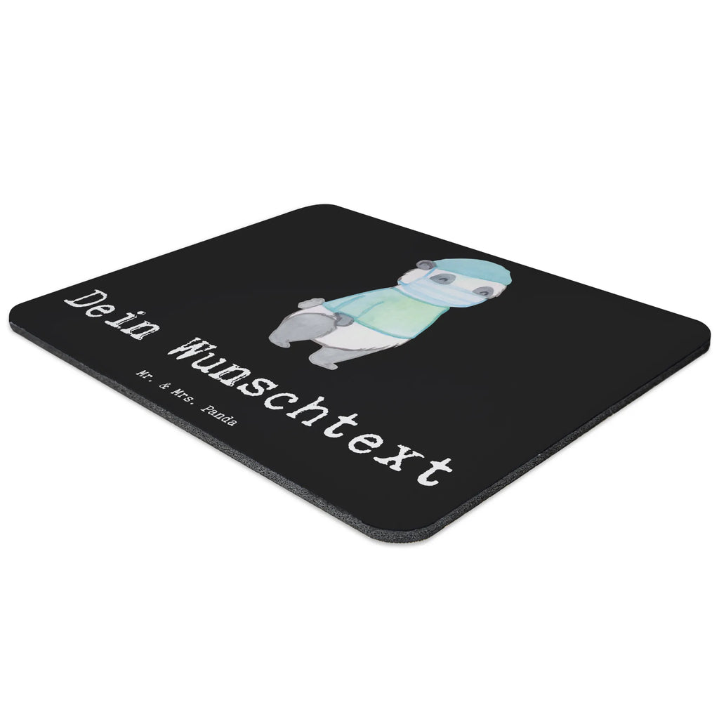 Personalisiertes Mauspad Chirurg mit Herz Personalisiertes Mousepad, Personalisiertes Mouse Pad, Personalisiertes Mauspad, Mauspad mit Namen, Mousepad mit Namen, Mauspad bedrucken, Mousepad bedrucken, Namensaufdruck, selbst bedrucken, Arbeitszimmer Geschenk, Büro Geschenk, Mouse Pad mit Namen, Selbst bedrucken, Individuelles Mauspad, Einzigartiges Mauspad, Mauspad mit Namen gestalten, Beruf, Ausbildung, Jubiläum, Abschied, Rente, Kollege, Kollegin, Geschenk, Schenken, Arbeitskollege, Mitarbeiter, Firma, Danke, Dankeschön, Chirurg, Unfallchirurg, Notfallchirurg, Krankenhaus, Arzt, Mediziner