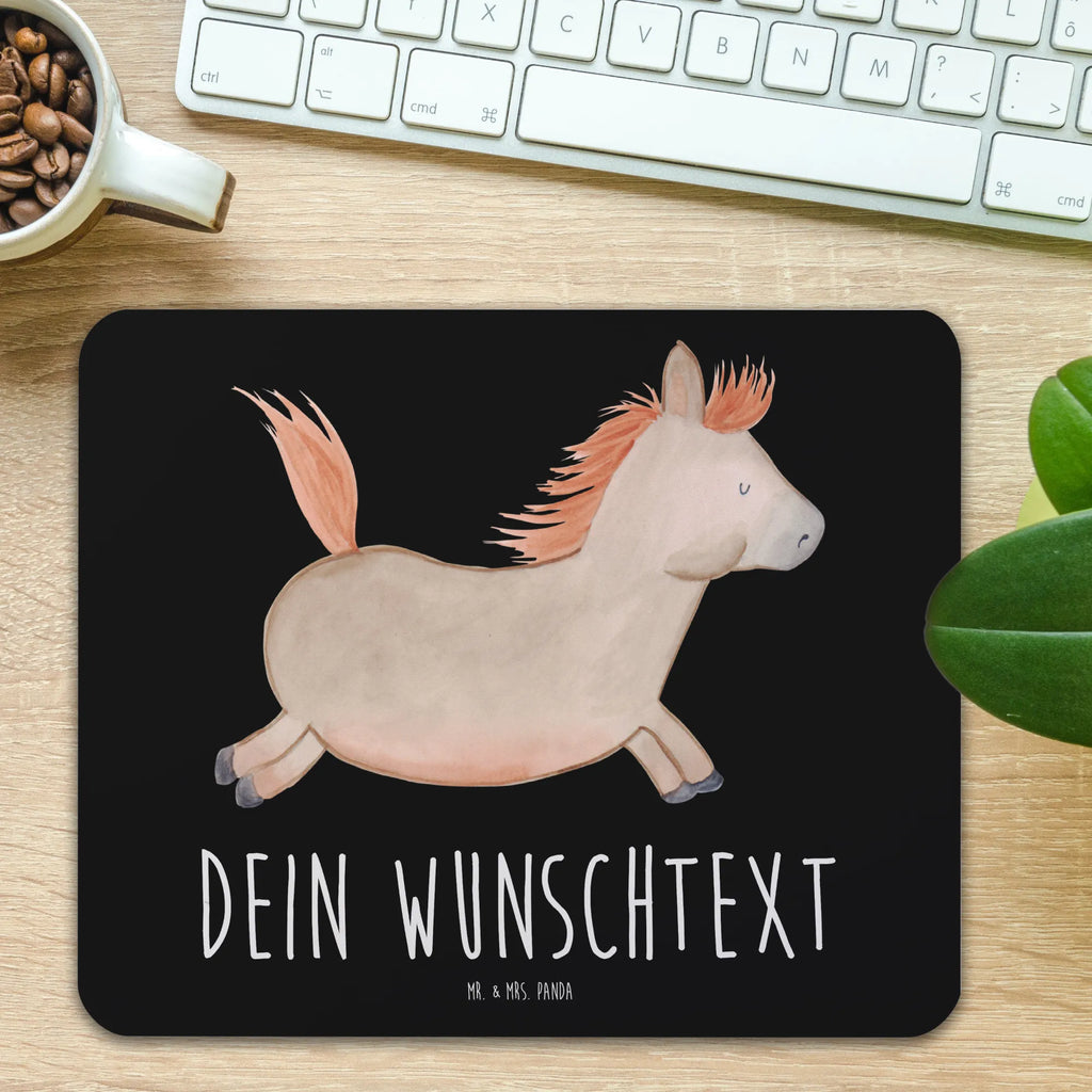 Personalisiertes Mauspad Pferd springt Personalisiertes Mousepad, Personalisiertes Mouse Pad, Personalisiertes Mauspad, Mauspad mit Namen, Mousepad mit Namen, Mauspad bedrucken, Mousepad bedrucken, Namensaufdruck, selbst bedrucken, Arbeitszimmer Geschenk, Büro Geschenk, Mouse Pad mit Namen, Selbst bedrucken, Individuelles Mauspad, Einzigartiges Mauspad, Mauspad mit Namen gestalten, Bauernhof, Hoftiere, Landwirt, Landwirtin, Pferd, Pony, Pferde, Stall, Pferdestall, ausreiten, reiten, Pferdebesitzer