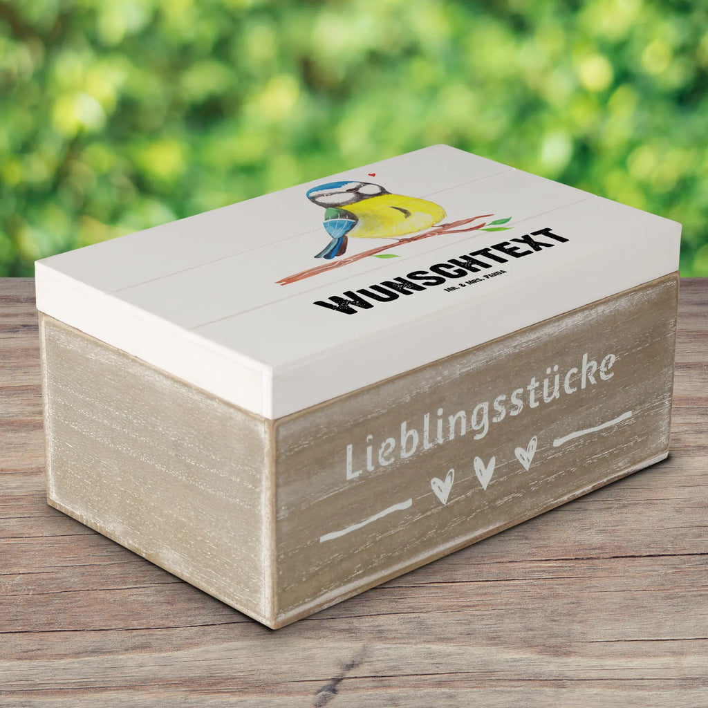 Personalisierte Holzkiste Vogel Blaumeise Holzkiste mit Namen, Kiste mit Namen, Schatzkiste mit Namen, Truhe mit Namen, Schatulle mit Namen, Erinnerungsbox mit Namen, Erinnerungskiste, mit Namen, Dekokiste mit Namen, Aufbewahrungsbox mit Namen, Holzkiste Personalisiert, Kiste Personalisiert, Schatzkiste Personalisiert, Truhe Personalisiert, Schatulle Personalisiert, Erinnerungsbox Personalisiert, Erinnerungskiste Personalisiert, Dekokiste Personalisiert, Aufbewahrungsbox Personalisiert, Geschenkbox personalisiert, GEschenkdose personalisiert, Ostern, Osterhase, Ostergeschenke, Osternest, Osterdeko, Geschenke zu Ostern, Ostern Geschenk, Ostergeschenke Kinder, Ostern Kinder, Ostergrüße, Blaumeise, Vogel, liebe Grüße, Frühling, Frühlingsgefühle, Osterzeit