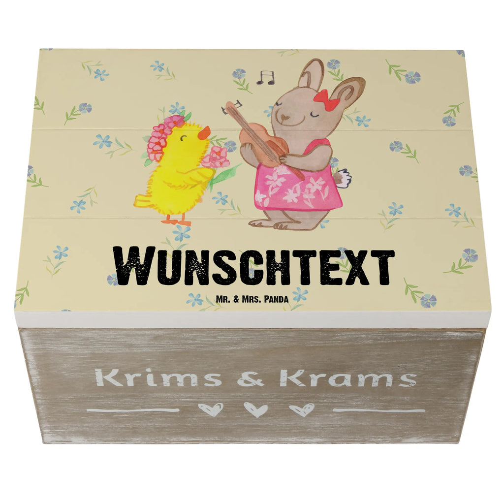 Personalisierte Holzkiste Ostern Frühlingsgefühle Holzkiste mit Namen, Kiste mit Namen, Schatzkiste mit Namen, Truhe mit Namen, Schatulle mit Namen, Erinnerungsbox mit Namen, Erinnerungskiste, mit Namen, Dekokiste mit Namen, Aufbewahrungsbox mit Namen, Holzkiste Personalisiert, Kiste Personalisiert, Schatzkiste Personalisiert, Truhe Personalisiert, Schatulle Personalisiert, Erinnerungsbox Personalisiert, Erinnerungskiste Personalisiert, Dekokiste Personalisiert, Aufbewahrungsbox Personalisiert, Geschenkbox personalisiert, GEschenkdose personalisiert, Ostern, Osterhase, Ostergeschenke, Osternest, Osterdeko, Geschenke zu Ostern, Ostern Geschenk, Ostergeschenke Kinder, Ostern Kinder, Ostergrüße, Ostereier, Frühling, Frühlingsgefühle, Hase, Küken, Osterküken, Musik, Osterlieder