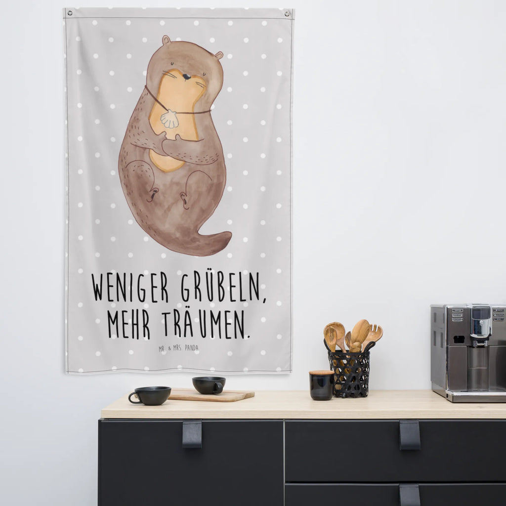 Wandteppich Otter mit Muschelmedaillon Wandbehang, Dekoration, Boho, Wandteppich, Wandtuch, Wanddeko, Tapisserie, Tapestry, Wandbild, Textil-Kunst, Schmuck-Wandbehang, Wand Deko, Kinderzimmer, Kinderzimmer Wand, Kinderzimmer Deko, Kinderzimmer Wanddeko, Otter, Fischotter, Seeotter, Otterliebe, grübeln, träumen, Motivation, Tagträumen, Büro