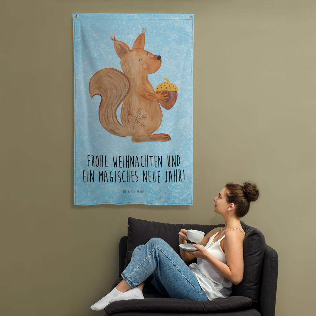 Wandteppich Eichhörnchen Weihnachten Wandbehang, Dekoration, Boho, Wandteppich, Wandtuch, Wanddeko, Tapisserie, Tapestry, Wandbild, Textil-Kunst, Schmuck-Wandbehang, Wand Deko, Kinderzimmer, Kinderzimmer Wand, Kinderzimmer Deko, Kinderzimmer Wanddeko, Winter, Weihnachten, Weihnachtsdeko, Nikolaus, Advent, Heiligabend, Wintermotiv, Frohe Weihnachten, Frohes neues Jahr, Guten Rutsch, Weihnachtsmotiv, Weihnachtsgruß, Neujahr, Vogel