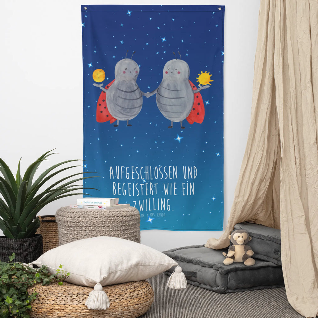 Wandteppich Sternzeichen Zwilling Wandbehang, Dekoration, Boho, Wandteppich, Wandtuch, Wanddeko, Tapisserie, Tapestry, Wandbild, Textil-Kunst, Schmuck-Wandbehang, Wand Deko, Kinderzimmer, Kinderzimmer Wand, Kinderzimmer Deko, Kinderzimmer Wanddeko, Tierkreiszeichen, Sternzeichen, Horoskop, Astrologie, Aszendent, Zwillinge, Zwilling Geschenk, Zwilling Sternzeichen, Geburtstag Mai, Geschenk Mai, Geschenk Juni, Marienkäfer, Glückskäfer, Zwillingsbruder, Zwillingsschwester