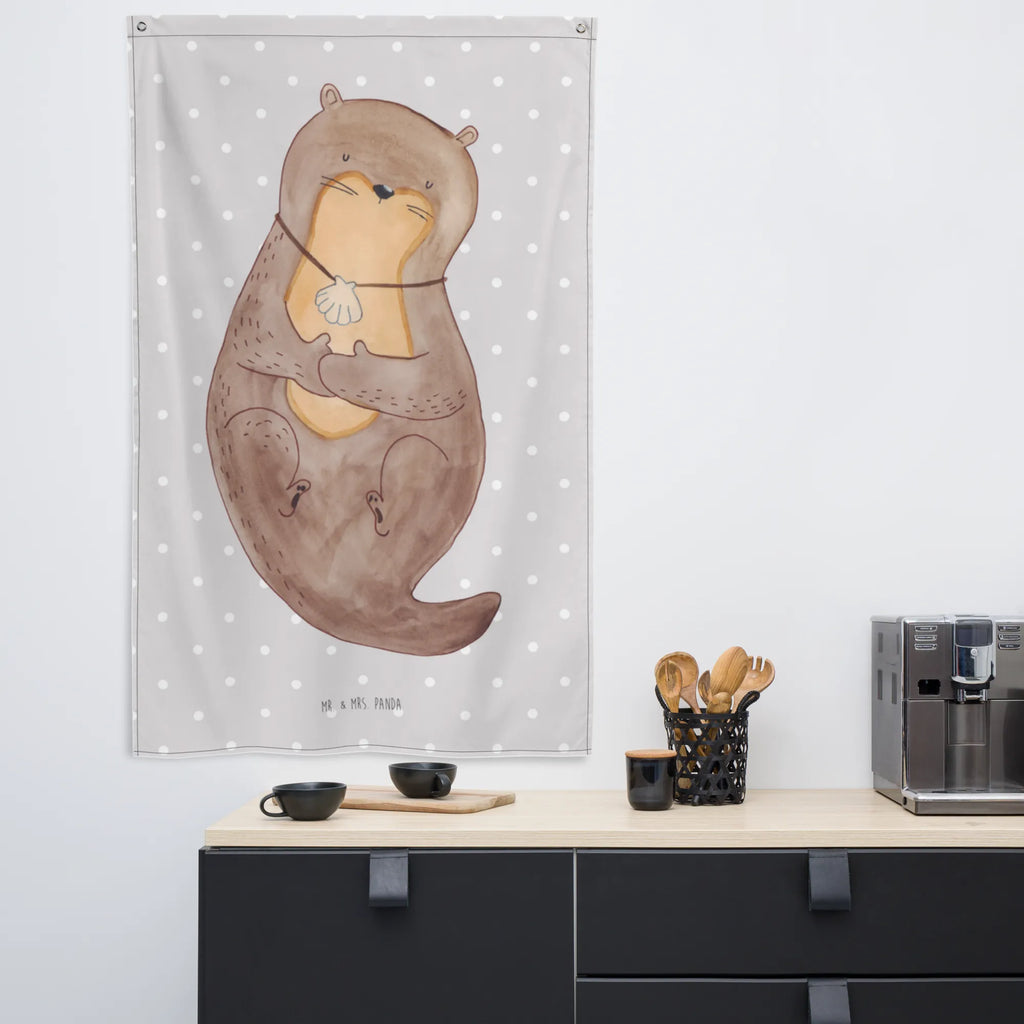 Wandteppich Otter mit Muschelmedaillon Wandbehang, Dekoration, Boho, Wandteppich, Wandtuch, Wanddeko, Tapisserie, Tapestry, Wandbild, Textil-Kunst, Schmuck-Wandbehang, Wand Deko, Kinderzimmer, Kinderzimmer Wand, Kinderzimmer Deko, Kinderzimmer Wanddeko, Otter, Fischotter, Seeotter, Otterliebe, grübeln, träumen, Motivation, Tagträumen, Büro