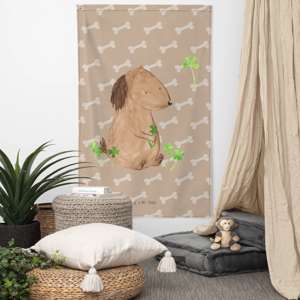 Wandteppich Hund Kleeblatt Wandbehang, Dekoration, Boho, Wandteppich, Wandtuch, Wanddeko, Tapisserie, Tapestry, Wandbild, Textil-Kunst, Schmuck-Wandbehang, Wand Deko, Kinderzimmer, Kinderzimmer Wand, Kinderzimmer Deko, Kinderzimmer Wanddeko, Hund, Hundemotiv, Haustier, Hunderasse, Tierliebhaber, Hundebesitzer, Sprüche, Kleeblatt, Glück, Tagträume, Motivation, Neuanfang, Geschenk, Glücksbringer, Selbstliebe, Achtsamkeit