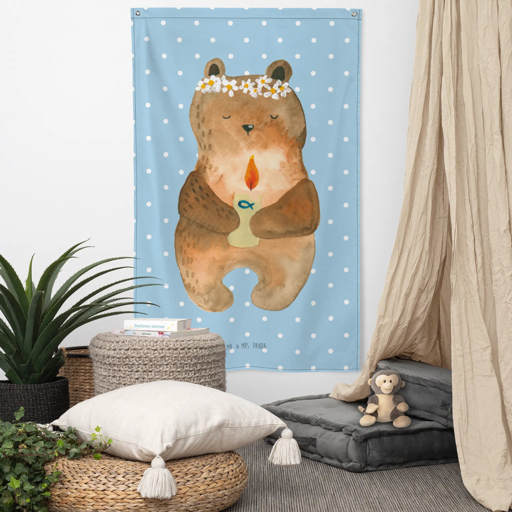 Wandteppich Kommunion-Bär Wandbehang, Dekoration, Boho, Wandteppich, Wandtuch, Wanddeko, Tapisserie, Tapestry, Wandbild, Textil-Kunst, Schmuck-Wandbehang, Wand Deko, Kinderzimmer, Kinderzimmer Wand, Kinderzimmer Deko, Kinderzimmer Wanddeko, Bär, Teddy, Teddybär, Kommunion, Gottes Segen, Taufkerze, katholisch