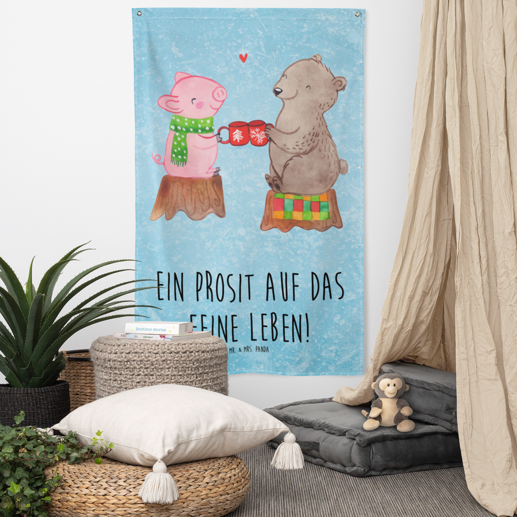 Wandteppich Glühschwein Sause Wandbehang, Dekoration, Boho, Wandteppich, Wandtuch, Wanddeko, Tapisserie, Tapestry, Wandbild, Textil-Kunst, Schmuck-Wandbehang, Wand Deko, Kinderzimmer, Kinderzimmer Wand, Kinderzimmer Deko, Kinderzimmer Wanddeko, Winter, Weihnachten, Weihnachtsdeko, Nikolaus, Advent, Heiligabend, Wintermotiv, Prost, Alles Gute, Weihnachtszeit, Schwein, Bär