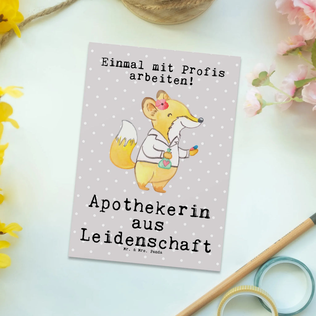 Postkarte Apothekerin aus Leidenschaft Postkarte, Karte, Geschenkkarte, Grußkarte, Einladung, Ansichtskarte, Geburtstagskarte, Einladungskarte, Dankeskarte, Ansichtskarten, Einladung Geburtstag, Einladungskarten Geburtstag, Beruf, Ausbildung, Jubiläum, Abschied, Rente, Kollege, Kollegin, Geschenk, Schenken, Arbeitskollege, Mitarbeiter, Firma, Danke, Dankeschön, Apothekerin, Pharmazie, Staatsexamen, Approbation, Eröffnung Apotheke