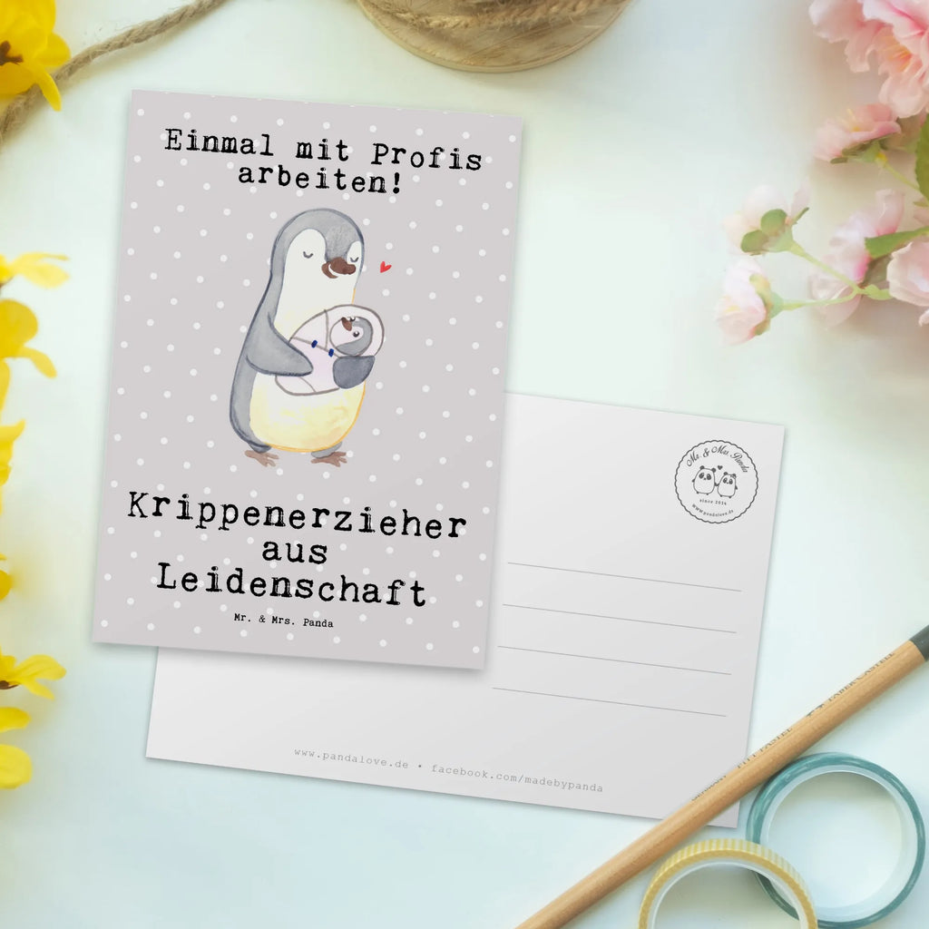 Postkarte Krippenerzieher aus Leidenschaft Postkarte, Karte, Geschenkkarte, Grußkarte, Einladung, Ansichtskarte, Geburtstagskarte, Einladungskarte, Dankeskarte, Ansichtskarten, Einladung Geburtstag, Einladungskarten Geburtstag, Beruf, Ausbildung, Jubiläum, Abschied, Rente, Kollege, Kollegin, Geschenk, Schenken, Arbeitskollege, Mitarbeiter, Firma, Danke, Dankeschön, Krippenerzieher, Kindertagesstätte, KITA, Eröffnung, Erzieher, Pädagoge