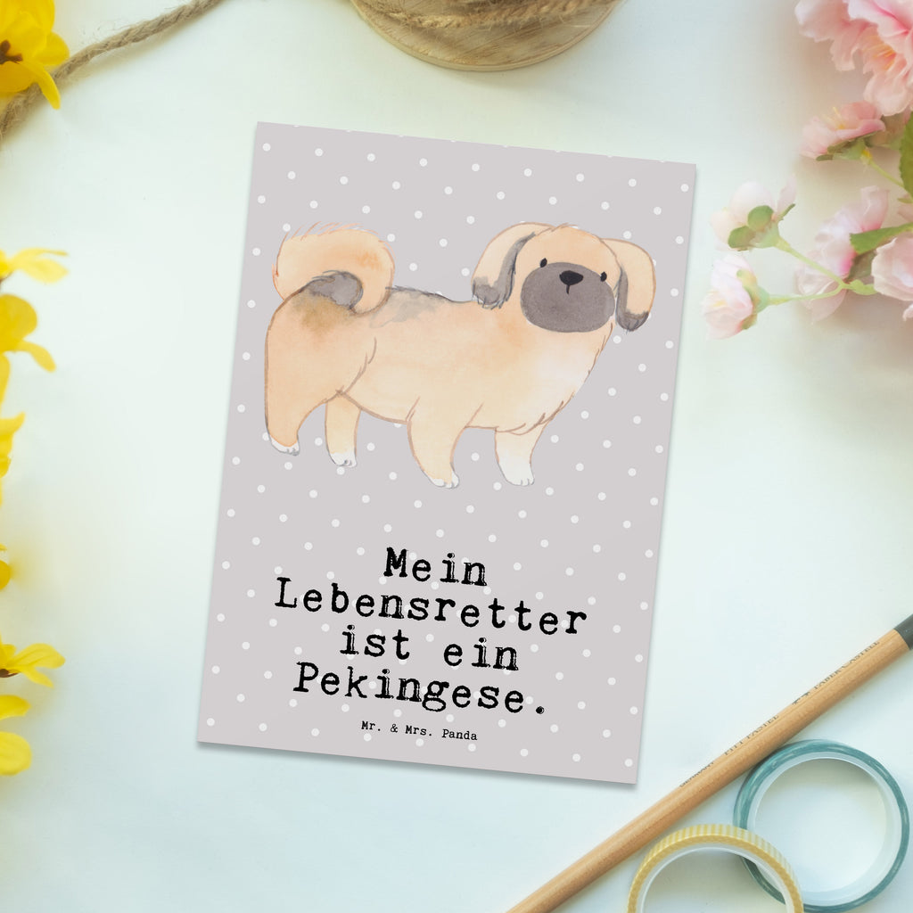 Postkarte Pekingese Lebensretter Postkarte, Karte, Geschenkkarte, Grußkarte, Einladung, Ansichtskarte, Geburtstagskarte, Einladungskarte, Dankeskarte, Ansichtskarten, Einladung Geburtstag, Einladungskarten Geburtstag, Hund, Hunderasse, Rassehund, Hundebesitzer, Geschenk, Tierfreund, Schenken, Welpe, Pekingese, Pekinese, Peking-Palasthund