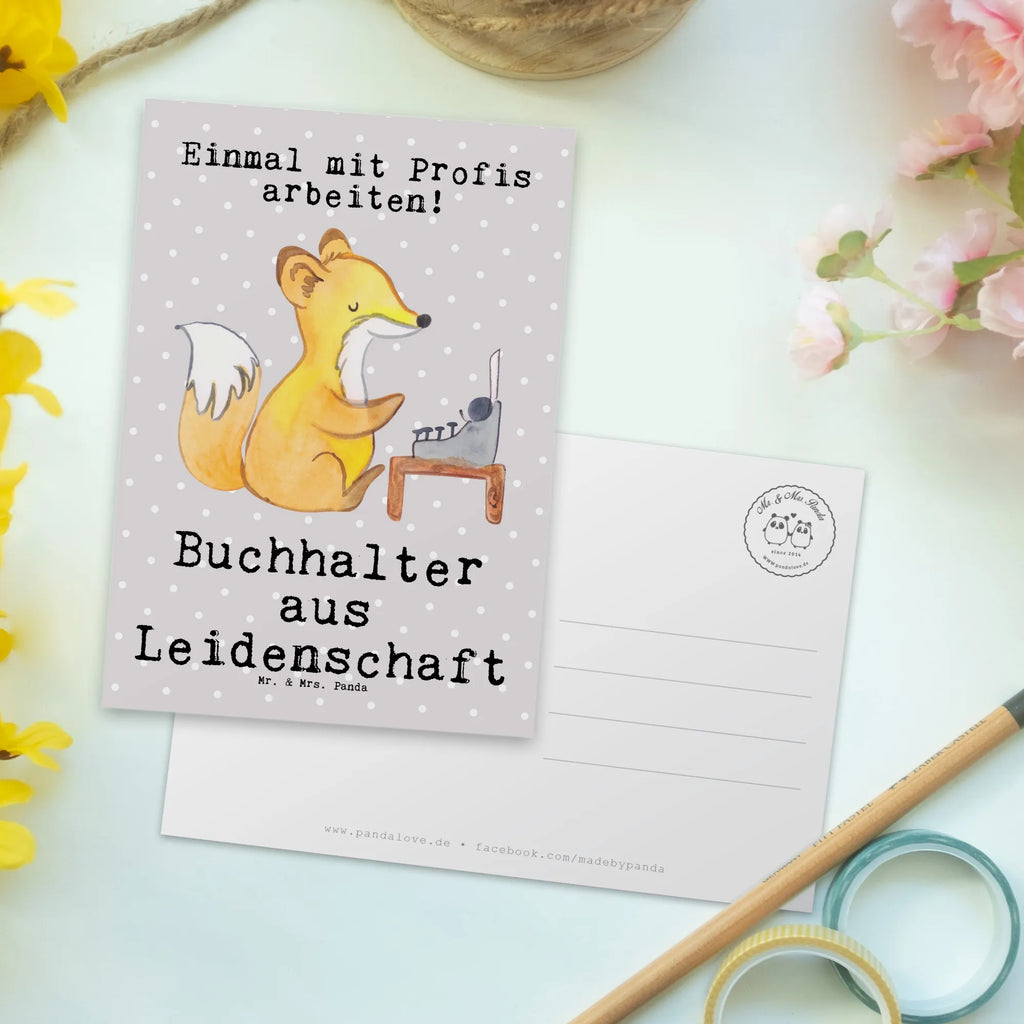 Postkarte Buchhalter aus Leidenschaft Postkarte, Karte, Geschenkkarte, Grußkarte, Einladung, Ansichtskarte, Geburtstagskarte, Einladungskarte, Dankeskarte, Ansichtskarten, Einladung Geburtstag, Einladungskarten Geburtstag, Beruf, Ausbildung, Jubiläum, Abschied, Rente, Kollege, Kollegin, Geschenk, Schenken, Arbeitskollege, Mitarbeiter, Firma, Danke, Dankeschön, Buchhalter, Bürojob, Backoffice Mitarbeiter, Angestellter