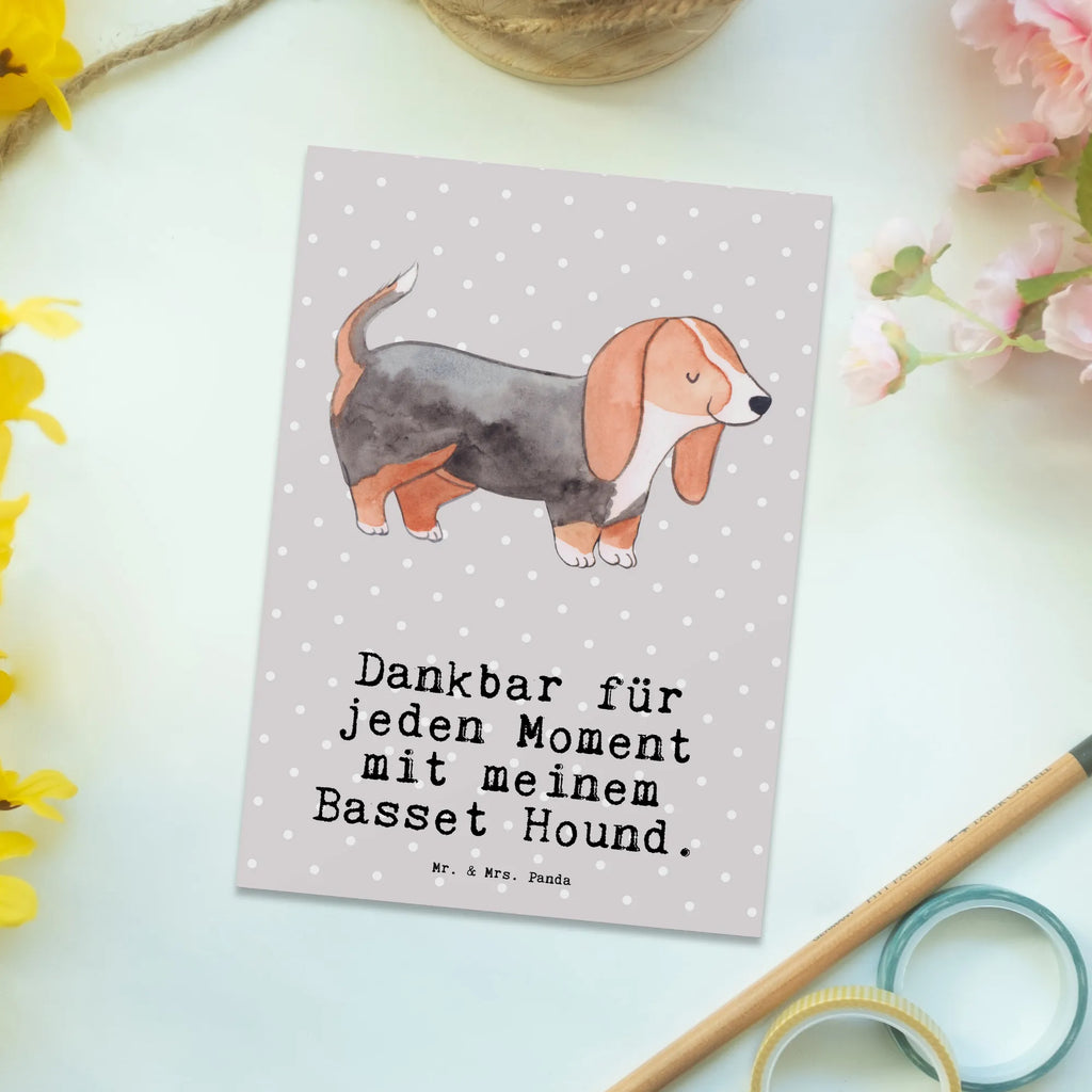 Postkarte Basset Hound Moment Postkarte, Karte, Geschenkkarte, Grußkarte, Einladung, Ansichtskarte, Geburtstagskarte, Einladungskarte, Dankeskarte, Ansichtskarten, Einladung Geburtstag, Einladungskarten Geburtstag, Hund, Hunderasse, Rassehund, Hundebesitzer, Geschenk, Tierfreund, Schenken, Welpe, Basset Hound, Basset