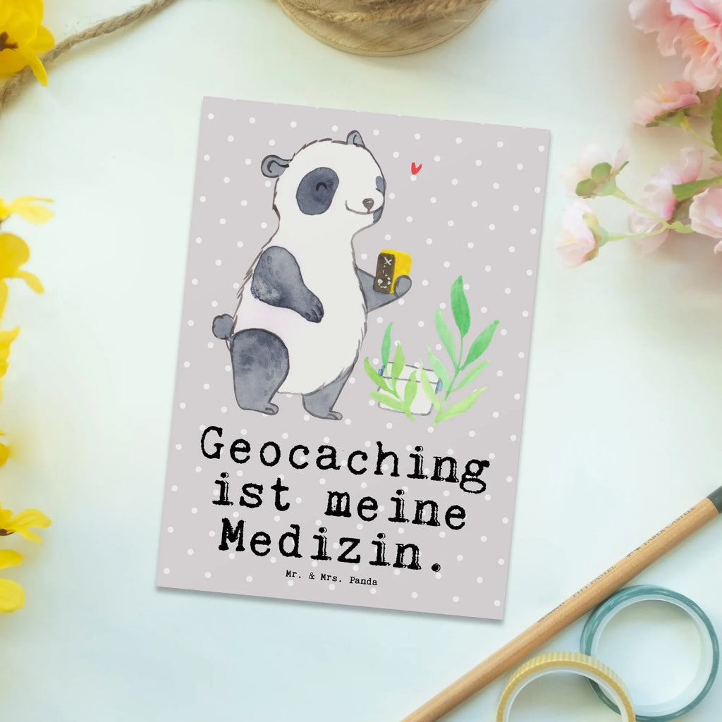 Postkarte Panda Geocaching Postkarte, Karte, Geschenkkarte, Grußkarte, Einladung, Ansichtskarte, Geburtstagskarte, Einladungskarte, Dankeskarte, Ansichtskarten, Einladung Geburtstag, Einladungskarten Geburtstag, Geschenk, Sport, Sportart, Hobby, Schenken, Danke, Dankeschön, Auszeichnung, Gewinn, Sportler, Geocaching, Schatzsuchen, GPS Schnitzeljagd, Opencaching