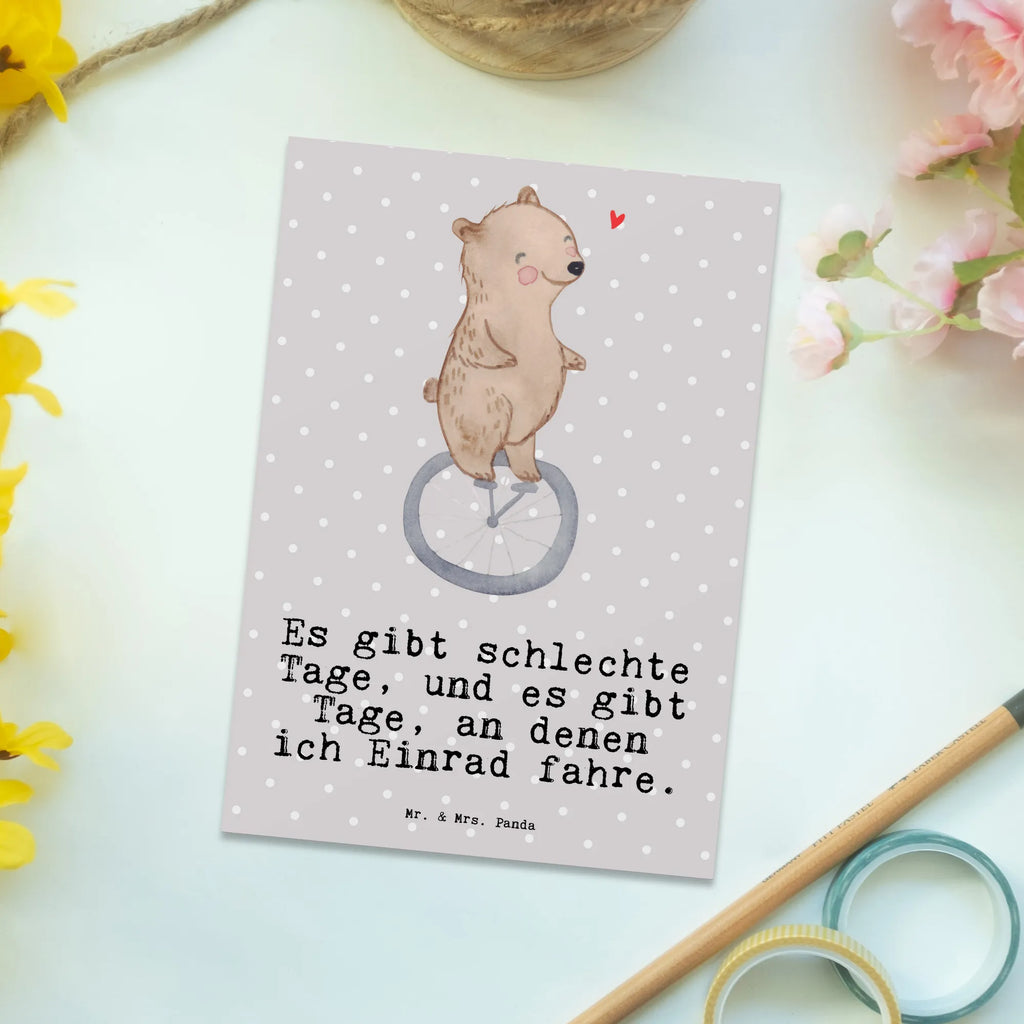 Postkarte Bär Einrad fahren Postkarte, Karte, Geschenkkarte, Grußkarte, Einladung, Ansichtskarte, Geburtstagskarte, Einladungskarte, Dankeskarte, Ansichtskarten, Einladung Geburtstag, Einladungskarten Geburtstag, Geschenk, Sport, Sportart, Hobby, Schenken, Danke, Dankeschön, Auszeichnung, Gewinn, Sportler, Einrad fahren