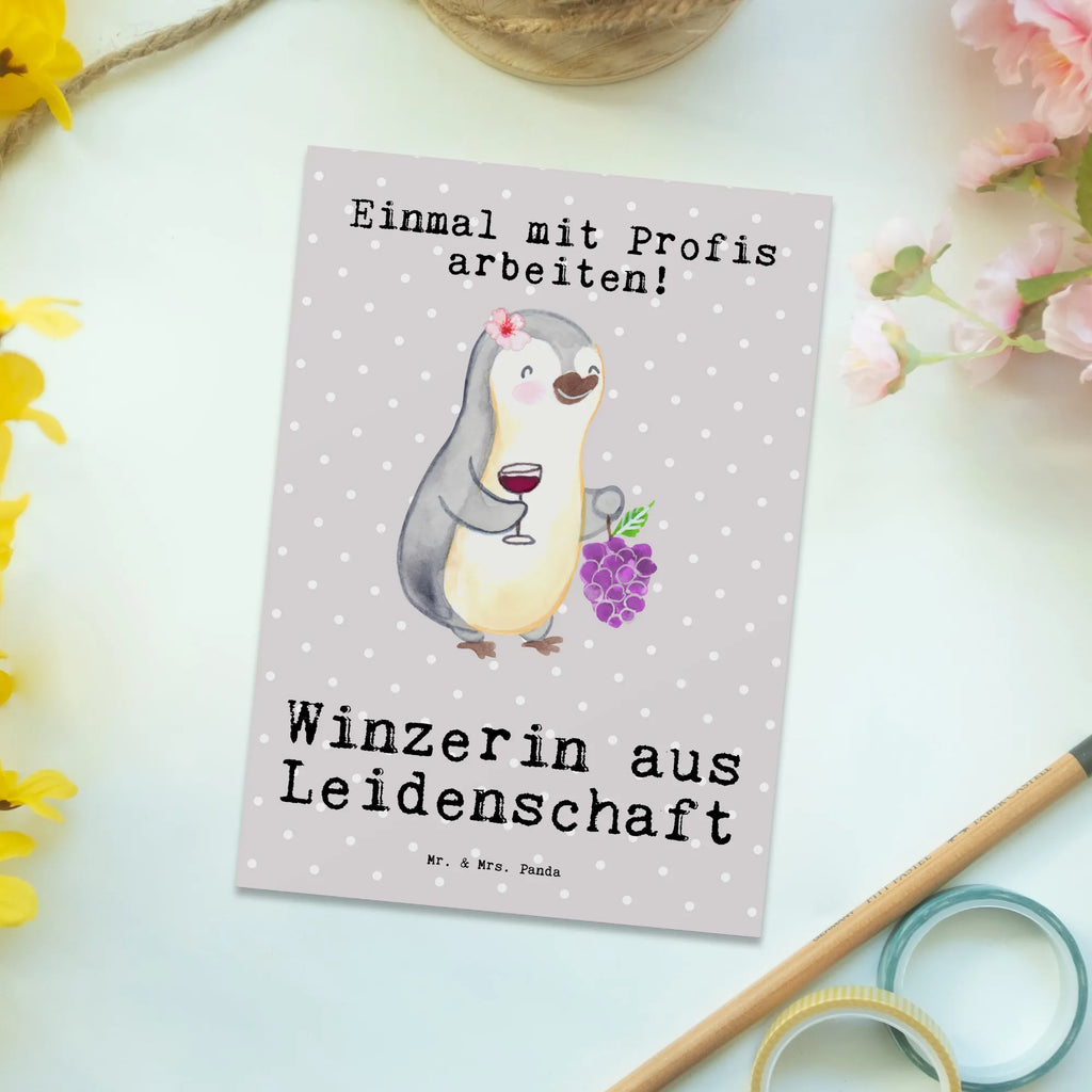 Postkarte Winzerin aus Leidenschaft Postkarte, Karte, Geschenkkarte, Grußkarte, Einladung, Ansichtskarte, Geburtstagskarte, Einladungskarte, Dankeskarte, Ansichtskarten, Einladung Geburtstag, Einladungskarten Geburtstag, Beruf, Ausbildung, Jubiläum, Abschied, Rente, Kollege, Kollegin, Geschenk, Schenken, Arbeitskollege, Mitarbeiter, Firma, Danke, Dankeschön