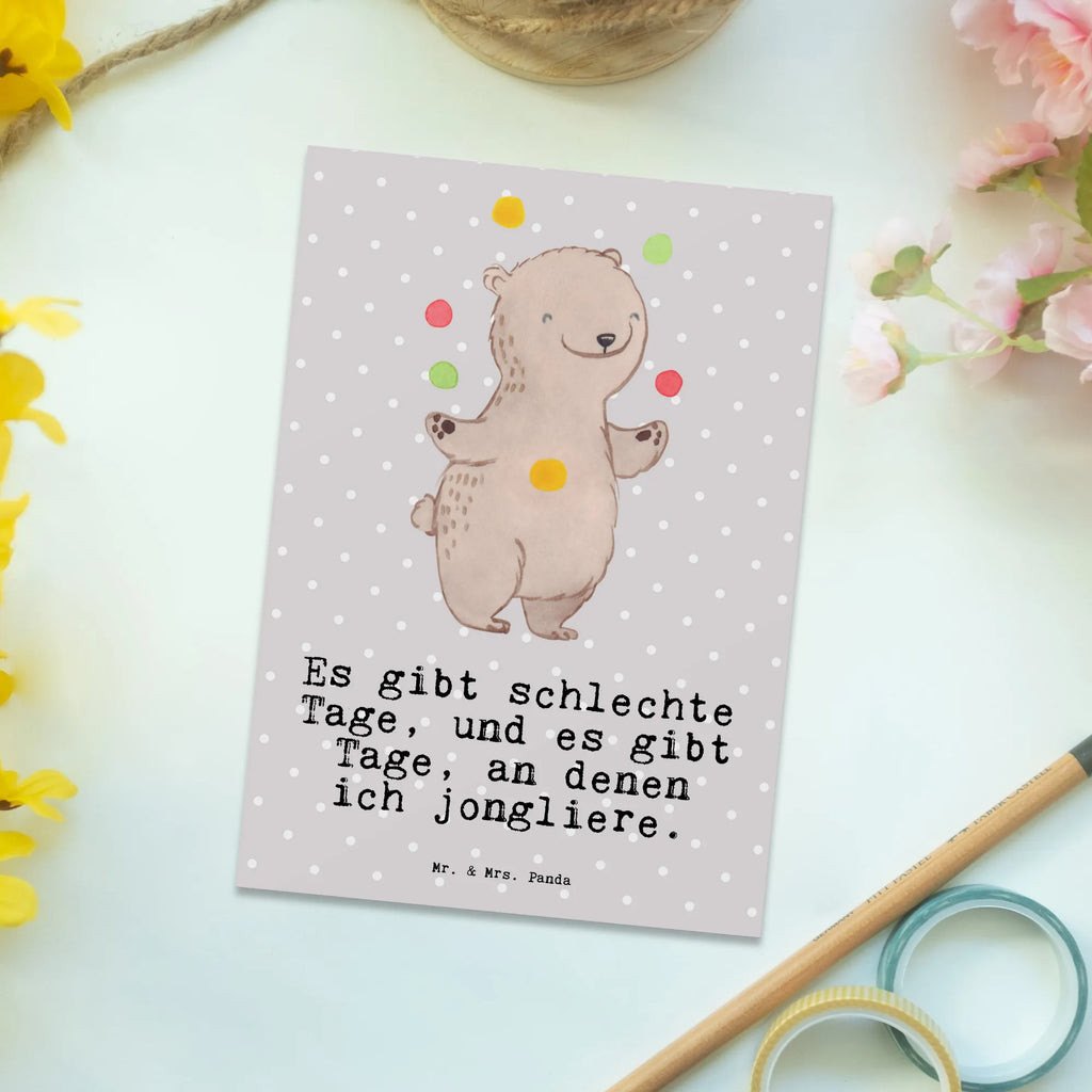 Postkarte Bär Jonglieren Postkarte, Karte, Geschenkkarte, Grußkarte, Einladung, Ansichtskarte, Geburtstagskarte, Einladungskarte, Dankeskarte, Ansichtskarten, Einladung Geburtstag, Einladungskarten Geburtstag, Geschenk, Sport, Sportart, Hobby, Schenken, Danke, Dankeschön, Auszeichnung, Gewinn, Sportler, Jonglieren, Jongleur, Zirkus, Artistik