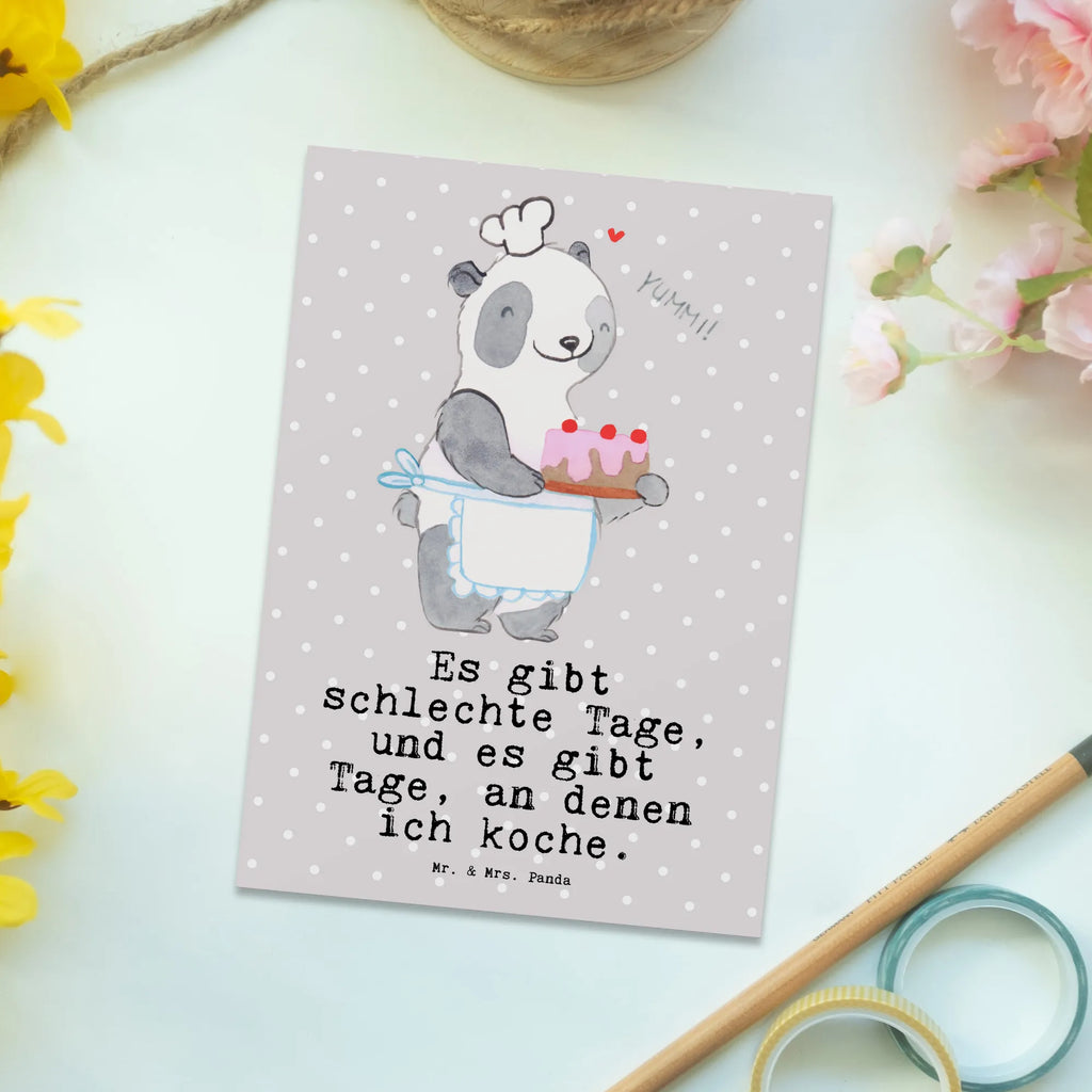 Postkarte Bär Kochen Postkarte, Karte, Geschenkkarte, Grußkarte, Einladung, Ansichtskarte, Geburtstagskarte, Einladungskarte, Dankeskarte, Ansichtskarten, Einladung Geburtstag, Einladungskarten Geburtstag, Geschenk, Sport, Sportart, Hobby, Schenken, Danke, Dankeschön, Auszeichnung, Gewinn, Sportler, Kochen, Hobbykoch, Hobbyköchin