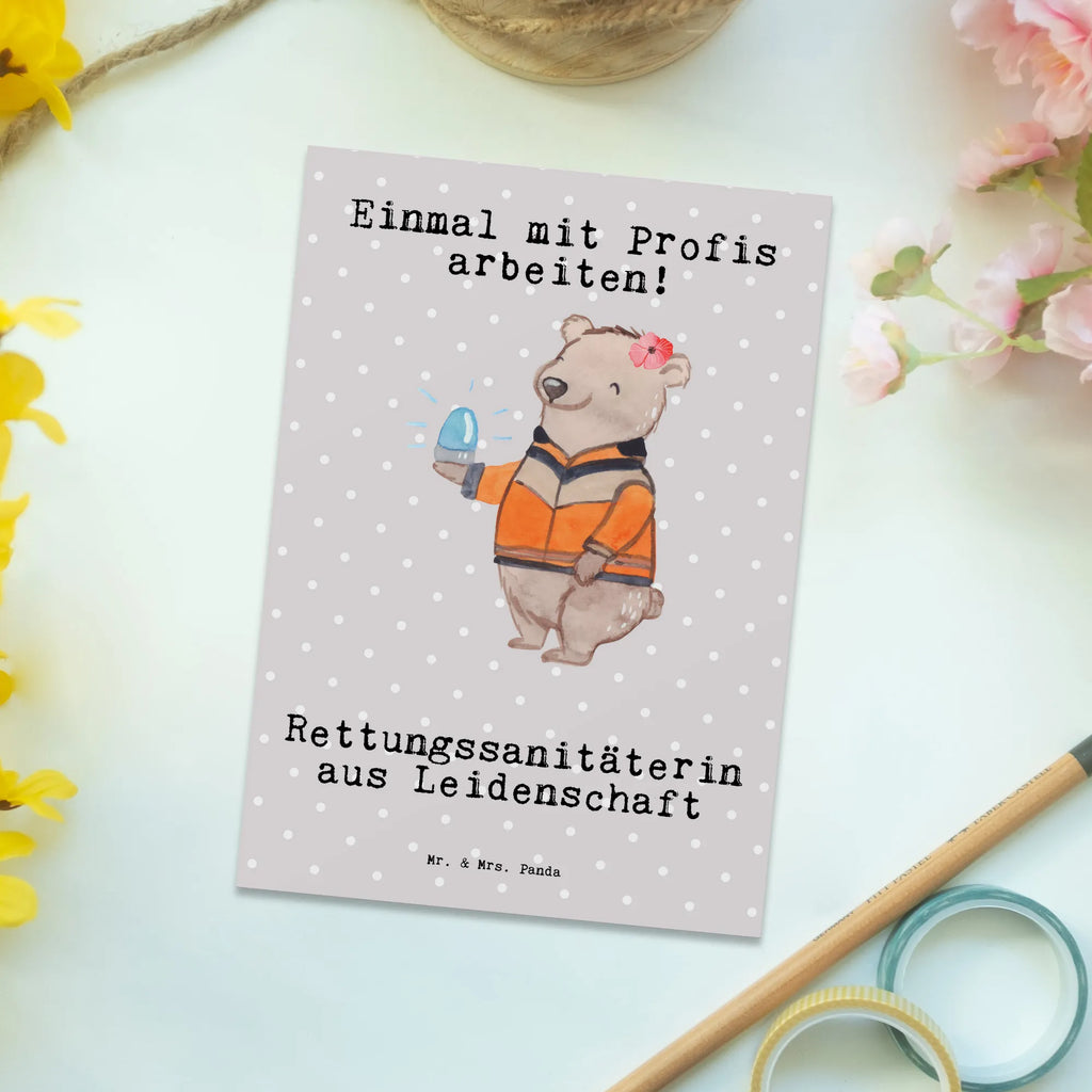 Postkarte Rettungssanitäterin Leidenschaft Postkarte, Karte, Geschenkkarte, Grußkarte, Einladung, Ansichtskarte, Geburtstagskarte, Einladungskarte, Dankeskarte, Ansichtskarten, Einladung Geburtstag, Einladungskarten Geburtstag, Beruf, Ausbildung, Jubiläum, Abschied, Rente, Kollege, Kollegin, Geschenk, Schenken, Arbeitskollege, Mitarbeiter, Firma, Danke, Dankeschön