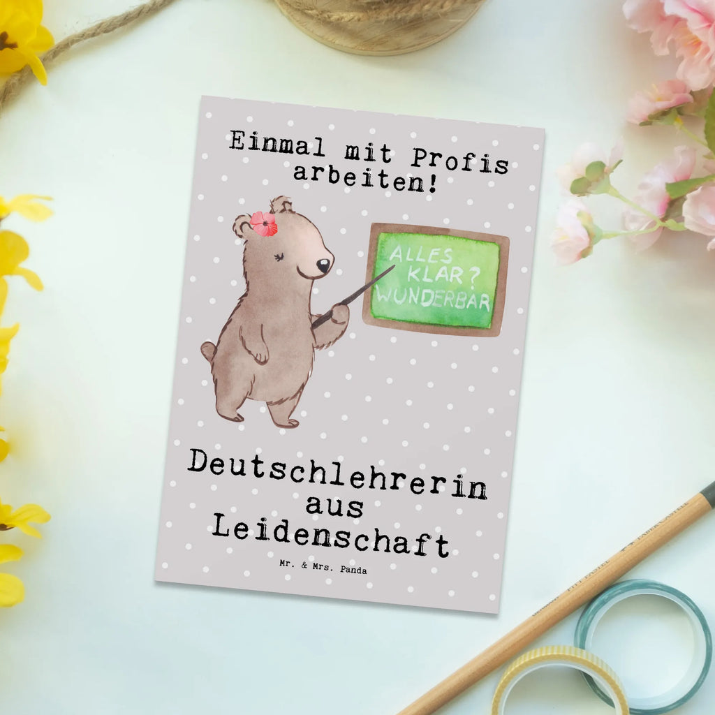 Postkarte Deutschlehrerin aus Leidenschaft Postkarte, Karte, Geschenkkarte, Grußkarte, Einladung, Ansichtskarte, Geburtstagskarte, Einladungskarte, Dankeskarte, Ansichtskarten, Einladung Geburtstag, Einladungskarten Geburtstag, Beruf, Ausbildung, Jubiläum, Abschied, Rente, Kollege, Kollegin, Geschenk, Schenken, Arbeitskollege, Mitarbeiter, Firma, Danke, Dankeschön, Deutschlehrerin, Deutschunterricht, Schule, Grundschule