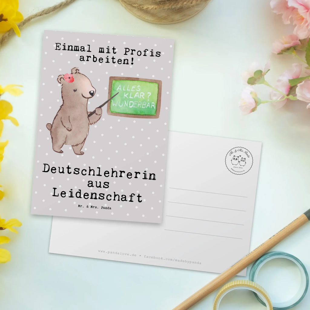 Postkarte Deutschlehrerin aus Leidenschaft Postkarte, Karte, Geschenkkarte, Grußkarte, Einladung, Ansichtskarte, Geburtstagskarte, Einladungskarte, Dankeskarte, Ansichtskarten, Einladung Geburtstag, Einladungskarten Geburtstag, Beruf, Ausbildung, Jubiläum, Abschied, Rente, Kollege, Kollegin, Geschenk, Schenken, Arbeitskollege, Mitarbeiter, Firma, Danke, Dankeschön, Deutschlehrerin, Deutschunterricht, Schule, Grundschule