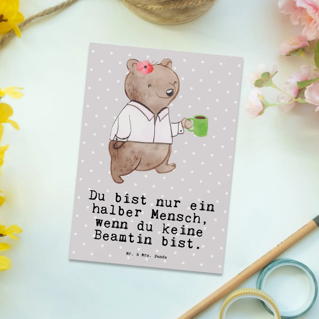 Postkarte Beamtin mit Herz Postkarte, Karte, Geschenkkarte, Grußkarte, Einladung, Ansichtskarte, Geburtstagskarte, Einladungskarte, Dankeskarte, Ansichtskarten, Einladung Geburtstag, Einladungskarten Geburtstag, Beruf, Ausbildung, Jubiläum, Abschied, Rente, Kollege, Kollegin, Geschenk, Schenken, Arbeitskollege, Mitarbeiter, Firma, Danke, Dankeschön, Beamte, Verbeamtung, Beamtentum, öffentlicher Dienst, Studium, Amt