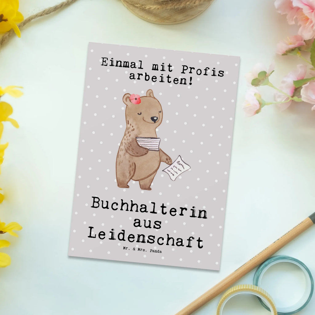 Postkarte Buchhalterin aus Leidenschaft Postkarte, Karte, Geschenkkarte, Grußkarte, Einladung, Ansichtskarte, Geburtstagskarte, Einladungskarte, Dankeskarte, Ansichtskarten, Einladung Geburtstag, Einladungskarten Geburtstag, Beruf, Ausbildung, Jubiläum, Abschied, Rente, Kollege, Kollegin, Geschenk, Schenken, Arbeitskollege, Mitarbeiter, Firma, Danke, Dankeschön, Buchhalter, in Bürojob, Backoffice Mitarbeiterin, Angestellte