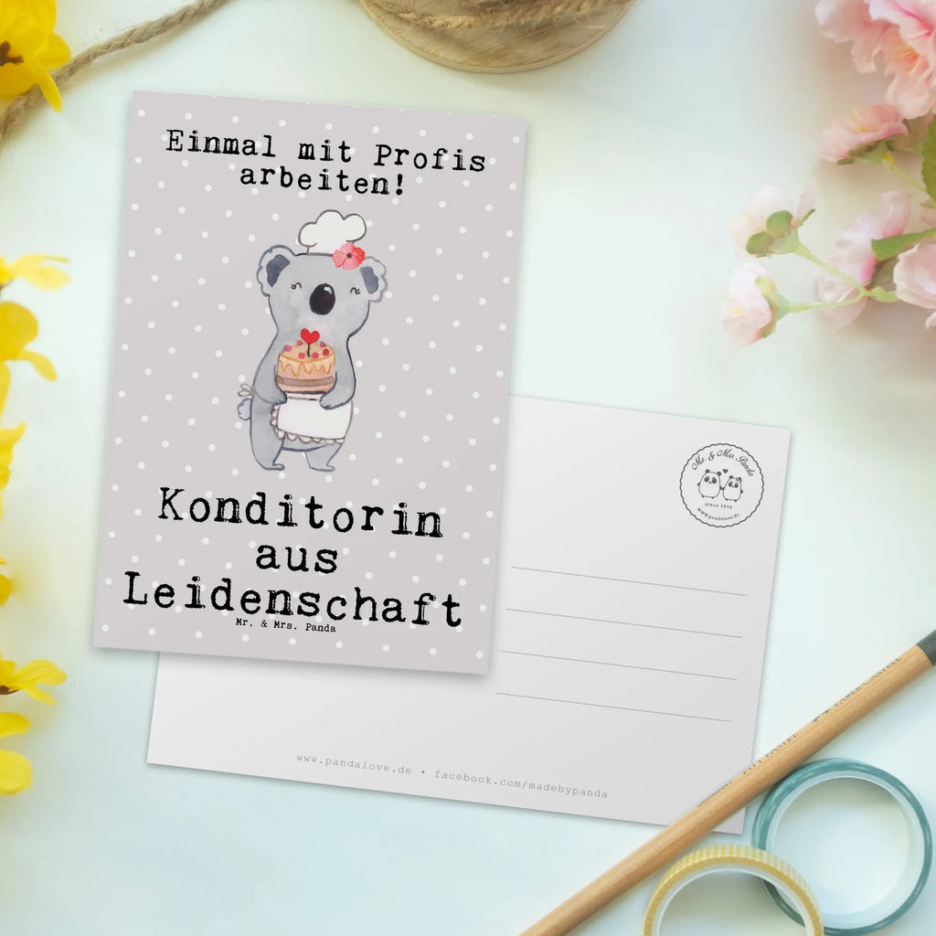 Postkarte Konditorin Leidenschaft Postkarte, Karte, Geschenkkarte, Grußkarte, Einladung, Ansichtskarte, Geburtstagskarte, Einladungskarte, Dankeskarte, Ansichtskarten, Einladung Geburtstag, Einladungskarten Geburtstag, Beruf, Ausbildung, Jubiläum, Abschied, Rente, Kollege, Kollegin, Geschenk, Schenken, Arbeitskollege, Mitarbeiter, Firma, Danke, Dankeschön, Konditorin, Kuchenbäckerin, Patissierin, Confiseurin, Bäckerin