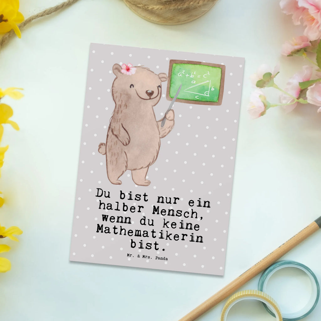 Postkarte Mathematikerin mit Herz Postkarte, Karte, Geschenkkarte, Grußkarte, Einladung, Ansichtskarte, Geburtstagskarte, Einladungskarte, Dankeskarte, Ansichtskarten, Einladung Geburtstag, Einladungskarten Geburtstag, Beruf, Ausbildung, Jubiläum, Abschied, Rente, Kollege, Kollegin, Geschenk, Schenken, Arbeitskollege, Mitarbeiter, Firma, Danke, Dankeschön, Mathematikerin, Mathematik Studium, Studentin Mathe, Bachelor, Master