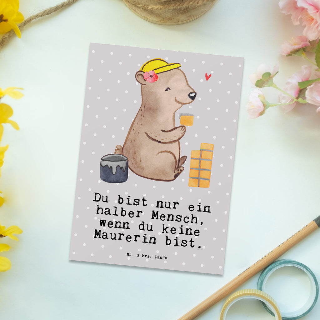 Postkarte Maurerin Herz Postkarte, Karte, Geschenkkarte, Grußkarte, Einladung, Ansichtskarte, Geburtstagskarte, Einladungskarte, Dankeskarte, Ansichtskarten, Einladung Geburtstag, Einladungskarten Geburtstag, Beruf, Ausbildung, Jubiläum, Abschied, Rente, Kollege, Kollegin, Geschenk, Schenken, Arbeitskollege, Mitarbeiter, Firma, Danke, Dankeschön, Maurerin, Maurermeisterin, Gesellenprüfung, Handwerkerin, Maurerbetrieb