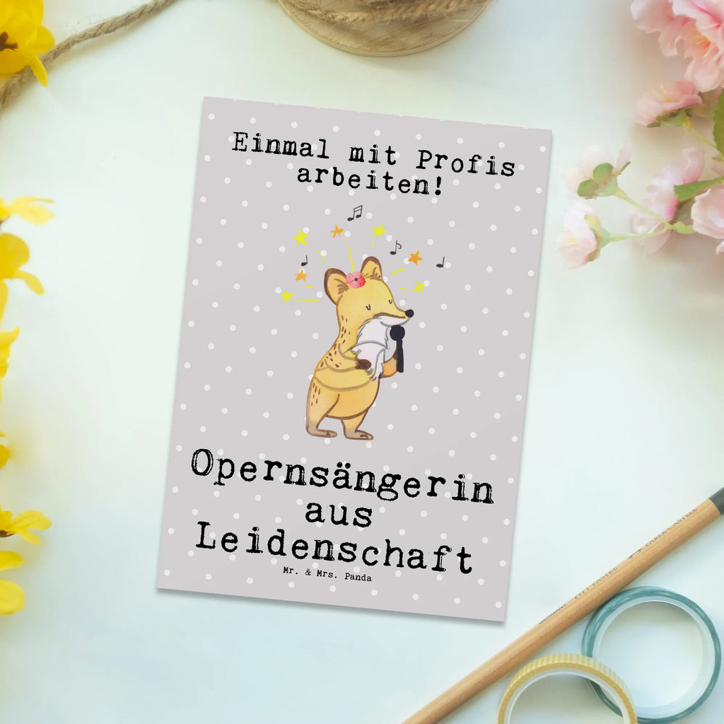 Postkarte Opernsängerin Leidenschaft Postkarte, Karte, Geschenkkarte, Grußkarte, Einladung, Ansichtskarte, Geburtstagskarte, Einladungskarte, Dankeskarte, Ansichtskarten, Einladung Geburtstag, Einladungskarten Geburtstag, Beruf, Ausbildung, Jubiläum, Abschied, Rente, Kollege, Kollegin, Geschenk, Schenken, Arbeitskollege, Mitarbeiter, Firma, Danke, Dankeschön