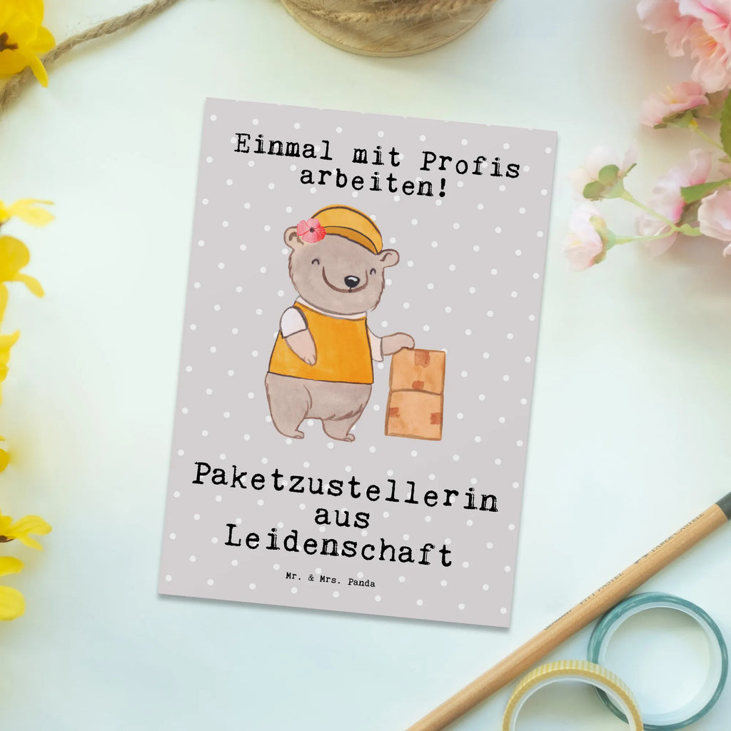 Postkarte Paketzustellerin Leidenschaft Postkarte, Karte, Geschenkkarte, Grußkarte, Einladung, Ansichtskarte, Geburtstagskarte, Einladungskarte, Dankeskarte, Ansichtskarten, Einladung Geburtstag, Einladungskarten Geburtstag, Beruf, Ausbildung, Jubiläum, Abschied, Rente, Kollege, Kollegin, Geschenk, Schenken, Arbeitskollege, Mitarbeiter, Firma, Danke, Dankeschön, Paketzustellerin, Paketbotin, Zustellservice Pakete