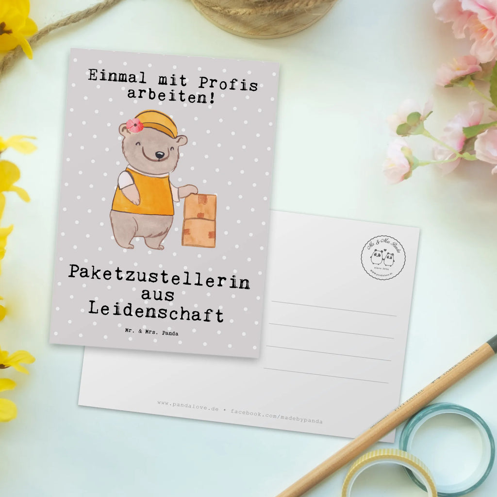 Postkarte Paketzustellerin Leidenschaft Postkarte, Karte, Geschenkkarte, Grußkarte, Einladung, Ansichtskarte, Geburtstagskarte, Einladungskarte, Dankeskarte, Ansichtskarten, Einladung Geburtstag, Einladungskarten Geburtstag, Beruf, Ausbildung, Jubiläum, Abschied, Rente, Kollege, Kollegin, Geschenk, Schenken, Arbeitskollege, Mitarbeiter, Firma, Danke, Dankeschön, Paketzustellerin, Paketbotin, Zustellservice Pakete