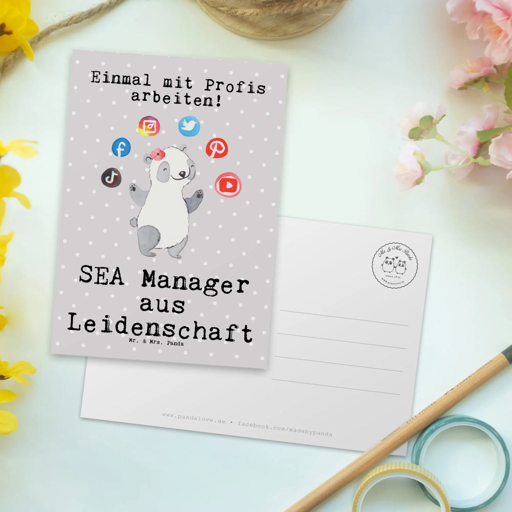 Postkarte SEA Manager aus Leidenschaft Postkarte, Karte, Geschenkkarte, Grußkarte, Einladung, Ansichtskarte, Geburtstagskarte, Einladungskarte, Dankeskarte, Ansichtskarten, Einladung Geburtstag, Einladungskarten Geburtstag, Beruf, Ausbildung, Jubiläum, Abschied, Rente, Kollege, Kollegin, Geschenk, Schenken, Arbeitskollege, Mitarbeiter, Firma, Danke, Dankeschön, SEA Manager, Suchmaschinenwerbung, Suchmaschinenmarketing