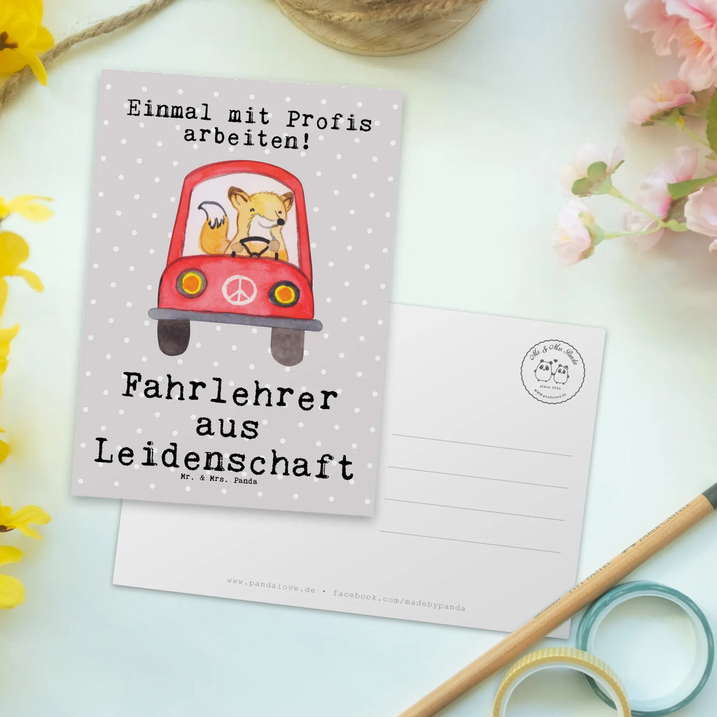 Postkarte Fahrlehrer aus Leidenschaft Postkarte, Karte, Geschenkkarte, Grußkarte, Einladung, Ansichtskarte, Geburtstagskarte, Einladungskarte, Dankeskarte, Ansichtskarten, Einladung Geburtstag, Einladungskarten Geburtstag, Beruf, Ausbildung, Jubiläum, Abschied, Rente, Kollege, Kollegin, Geschenk, Schenken, Arbeitskollege, Mitarbeiter, Firma, Danke, Dankeschön, Fahrlehrer, Fahrschule, Fahrschullehrer