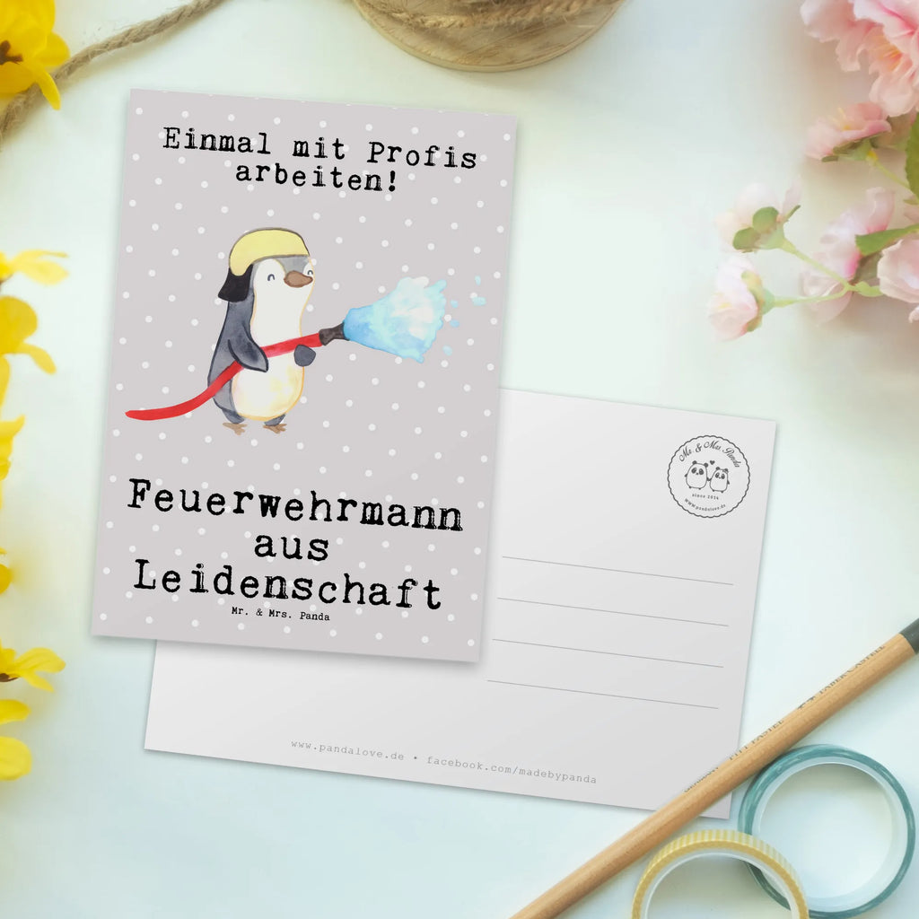 Postkarte Feuerwehrmann aus Leidenschaft Postkarte, Karte, Geschenkkarte, Grußkarte, Einladung, Ansichtskarte, Geburtstagskarte, Einladungskarte, Dankeskarte, Ansichtskarten, Einladung Geburtstag, Einladungskarten Geburtstag, Beruf, Ausbildung, Jubiläum, Abschied, Rente, Kollege, Kollegin, Geschenk, Schenken, Arbeitskollege, Mitarbeiter, Firma, Danke, Dankeschön, Feuerwehrmann, Feuerwehrhauptmann, Brandschutz, Feuerwehr, freiwillige Feuerwehr