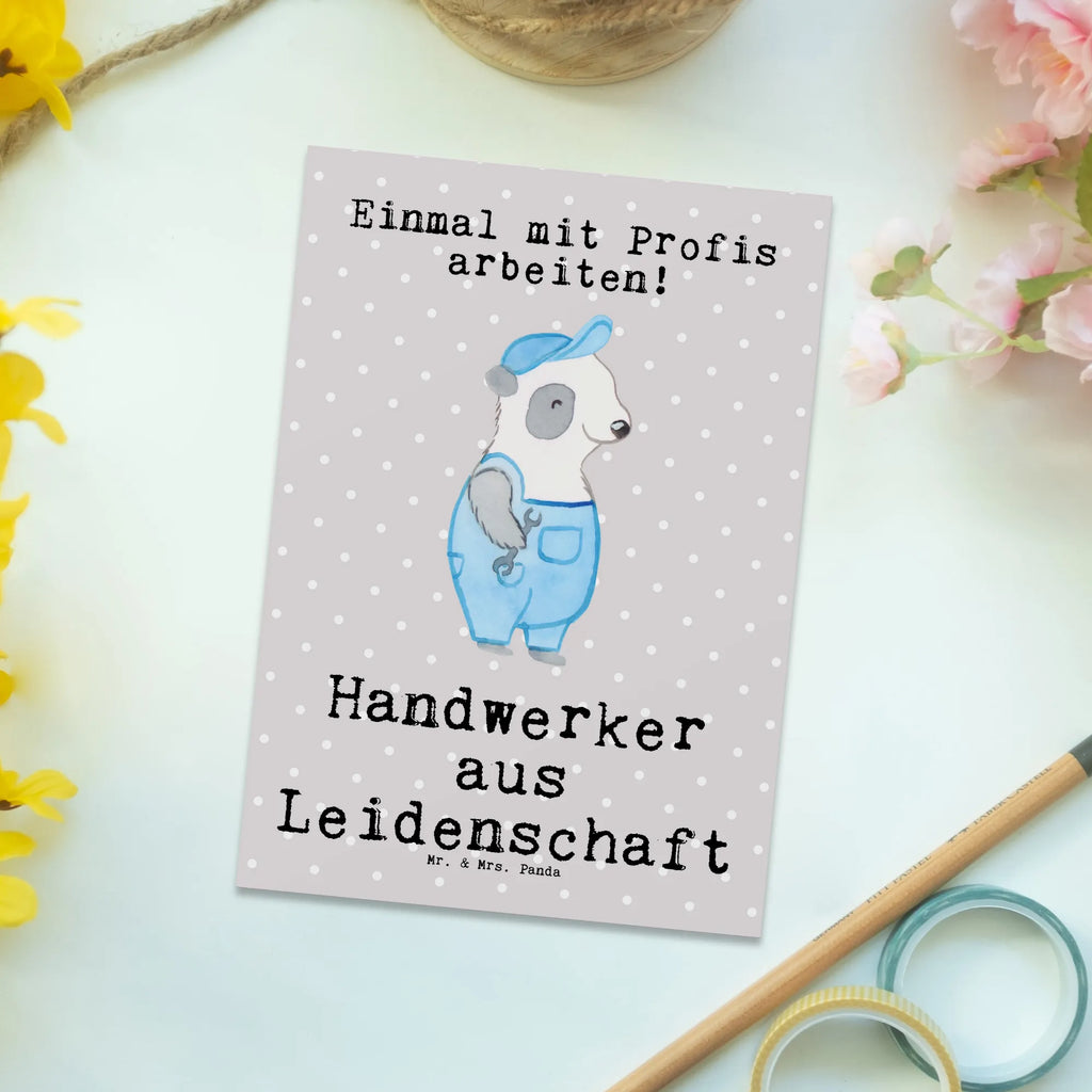 Postkarte Handwerker aus Leidenschaft Postkarte, Karte, Geschenkkarte, Grußkarte, Einladung, Ansichtskarte, Geburtstagskarte, Einladungskarte, Dankeskarte, Ansichtskarten, Einladung Geburtstag, Einladungskarten Geburtstag, Beruf, Ausbildung, Jubiläum, Abschied, Rente, Kollege, Kollegin, Geschenk, Schenken, Arbeitskollege, Mitarbeiter, Firma, Danke, Dankeschön, Handwerker, Gesellenprüfung, Handwerksbetrieb, Schrauber, Werkstatt