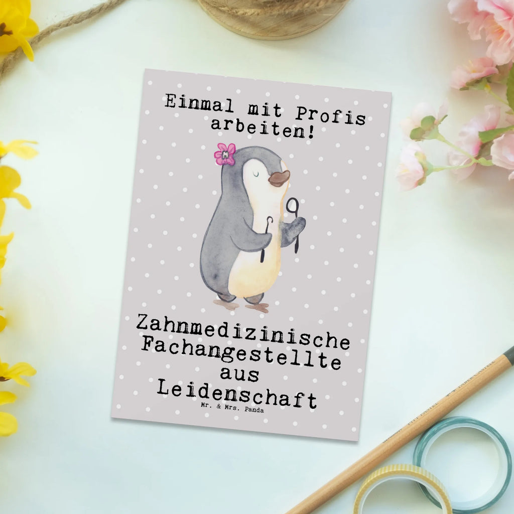 Postkarte Zahnmedizinische Fachangestellte aus Leidenschaft Postkarte, Karte, Geschenkkarte, Grußkarte, Einladung, Ansichtskarte, Geburtstagskarte, Einladungskarte, Dankeskarte, Ansichtskarten, Einladung Geburtstag, Einladungskarten Geburtstag, Beruf, Ausbildung, Jubiläum, Abschied, Rente, Kollege, Kollegin, Geschenk, Schenken, Arbeitskollege, Mitarbeiter, Firma, Danke, Dankeschön