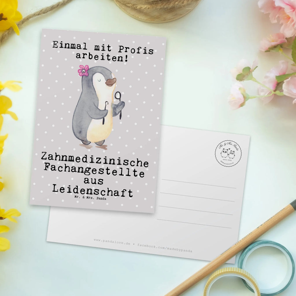 Postkarte Zahnmedizinische Fachangestellte aus Leidenschaft Postkarte, Karte, Geschenkkarte, Grußkarte, Einladung, Ansichtskarte, Geburtstagskarte, Einladungskarte, Dankeskarte, Ansichtskarten, Einladung Geburtstag, Einladungskarten Geburtstag, Beruf, Ausbildung, Jubiläum, Abschied, Rente, Kollege, Kollegin, Geschenk, Schenken, Arbeitskollege, Mitarbeiter, Firma, Danke, Dankeschön