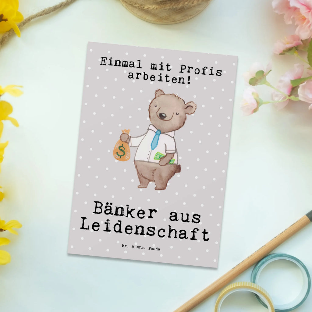 Postkarte Bänker aus Leidenschaft Postkarte, Karte, Geschenkkarte, Grußkarte, Einladung, Ansichtskarte, Geburtstagskarte, Einladungskarte, Dankeskarte, Ansichtskarten, Einladung Geburtstag, Einladungskarten Geburtstag, Beruf, Ausbildung, Jubiläum, Abschied, Rente, Kollege, Kollegin, Geschenk, Schenken, Arbeitskollege, Mitarbeiter, Firma, Danke, Dankeschön, Bänker, Bankfachmann, Bankangestellter, Bankberater