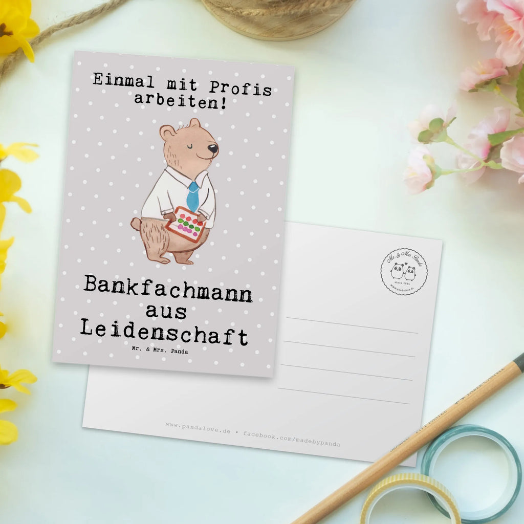 Postkarte Bankfachmann aus Leidenschaft Postkarte, Karte, Geschenkkarte, Grußkarte, Einladung, Ansichtskarte, Geburtstagskarte, Einladungskarte, Dankeskarte, Ansichtskarten, Einladung Geburtstag, Einladungskarten Geburtstag, Beruf, Ausbildung, Jubiläum, Abschied, Rente, Kollege, Kollegin, Geschenk, Schenken, Arbeitskollege, Mitarbeiter, Firma, Danke, Dankeschön, Bankfachmann, Bankangestellter, Bänker, Bankberater