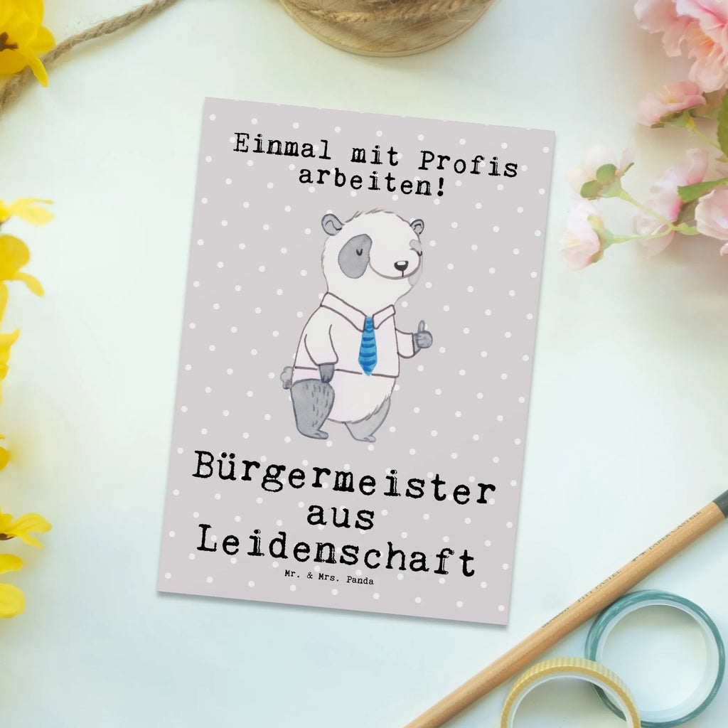 Postkarte Bürgermeister aus Leidenschaft Postkarte, Karte, Geschenkkarte, Grußkarte, Einladung, Ansichtskarte, Geburtstagskarte, Einladungskarte, Dankeskarte, Ansichtskarten, Einladung Geburtstag, Einladungskarten Geburtstag, Beruf, Ausbildung, Jubiläum, Abschied, Rente, Kollege, Kollegin, Geschenk, Schenken, Arbeitskollege, Mitarbeiter, Firma, Danke, Dankeschön, Bürgermeister Geschenk zum Amtsantritt, Amtseinführung, Bürgermeisterwahl, Stadt, Gemeinde, Wahlen, Oberbürgermeister, Rathaus