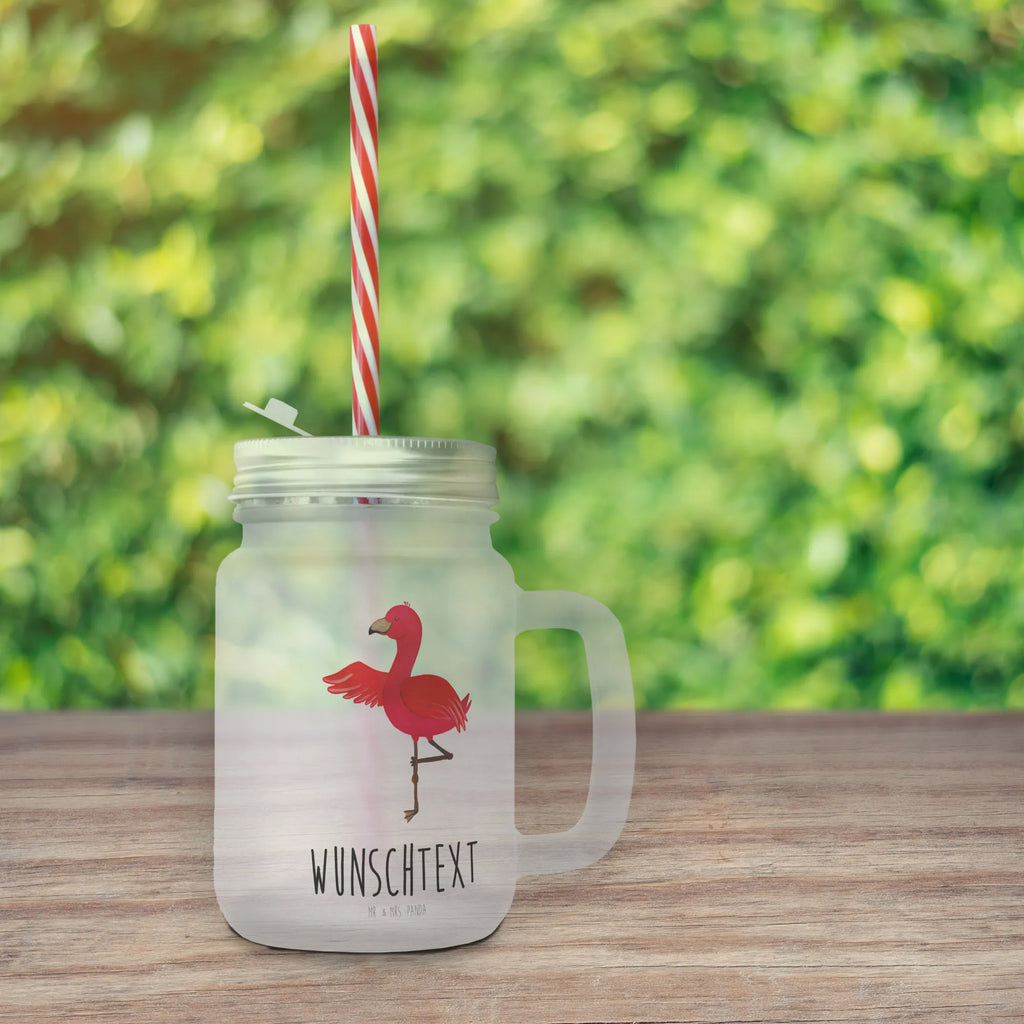 Personalisiertes Trinkglas Mason Jar Flamingo Yoga Personalisiertes Mason Jar, Personalisiertes Glas, Personalisiertes Trinkglas, Personalisiertes Henkelglas, Personalisiertes Sommerglas, Personalisiertes Einmachglas, Personalisiertes Cocktailglas, Personalisiertes Cocktail-Glas, mit Namen, Wunschtext, Wunschnamen, Mason Jar selbst bedrucken, Wunschglas mit Namen, Bedrucktes Trinkglas, Geschenk mit Namen, Flamingo, Vogel, Yoga, Namaste, Achtsamkeit, Yoga-Übung, Entspannung, Ärger, Aufregen, Tiefenentspannung