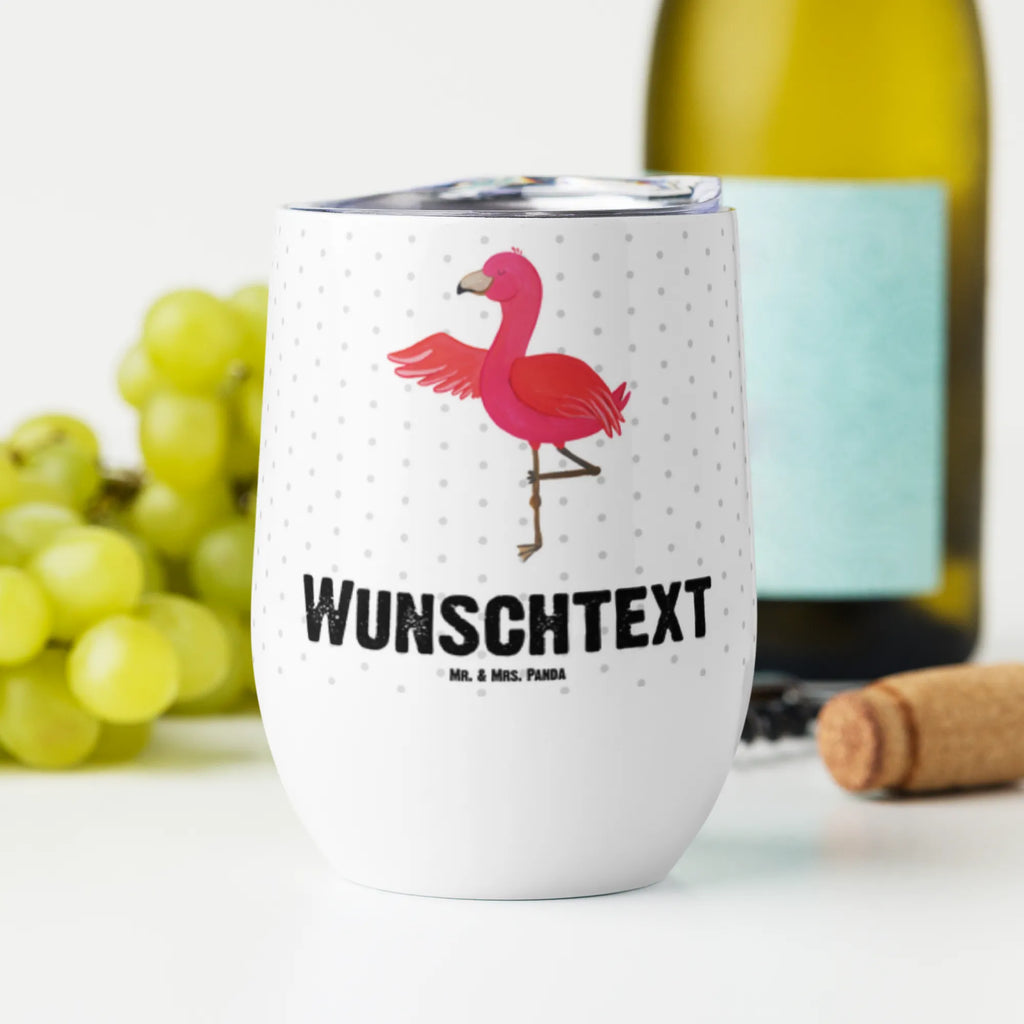 Personalisierter Weinbecher Flamingo Yoga Personalisierter Weinbecher, Personalisierter Glühwein Becher, Heißgetränke, Personalisierter Trinkbecher, Personalisierter Weinkelch, Personalisiertes Weingläser, hochwertiger Weinbecher, Weinbecher Reisen, Weinbecher unterwegs, Personalisertes Sommerglas, mit Namen, Wunschtext, Personalisierung, selbst bedrucken, Personalisiertes Weinglas, Flamingo, Vogel, Yoga, Namaste, Achtsamkeit, Yoga-Übung, Entspannung, Ärger, Aufregen, Tiefenentspannung