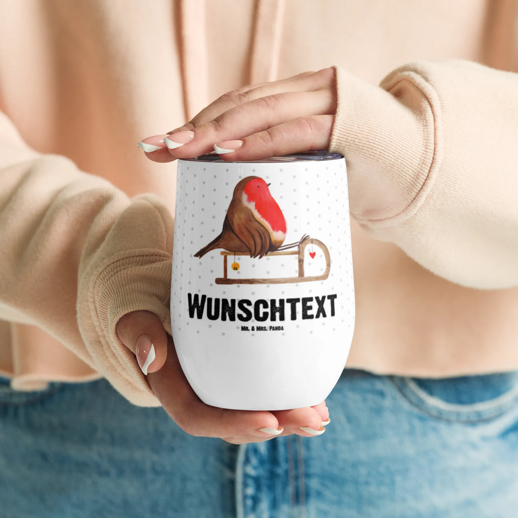 Personalisierter Weinbecher Rotkehlchen Schlitten Personalisierter Weinbecher, Personalisierter Glühwein Becher, Heißgetränke, Personalisierter Trinkbecher, Personalisierter Weinkelch, Personalisiertes Weingläser, hochwertiger Weinbecher, Weinbecher Reisen, Weinbecher unterwegs, Personalisertes Sommerglas, mit Namen, Wunschtext, Personalisierung, selbst bedrucken, Personalisiertes Weinglas, Winter, Weihnachten, Weihnachtsdeko, Nikolaus, Advent, Heiligabend, Wintermotiv, Schlitten, Vogel