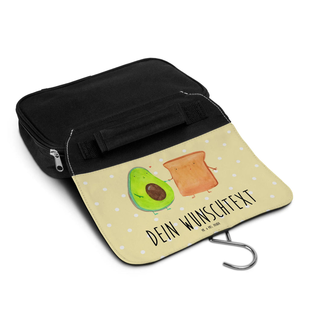 Personalisierter Kulturbeutel Avocado Toast Personalisierter Kulturbeutel, Personalisierte Waschtasche, Personalisierte Kosmetiktasche, Damen, Herren, Personalisierte Aufbewahrungstasche, Personalisierte Schminktasche, Personalisierter Kosmetikbeutel, Personalisierter Organizer, Personalisierte Kulturtasche, Personalisierte Schminkutensil, Personalisierung, Wunschtext, Wunschname, Selbst bedrucken, Kulturbeutel mit Namen, Avocado, Veggie, Vegan, Gesund, Toast, Toastbrot, Liebespaar, Pärchen, Freund, Freundin, Verlobt, Verlobungsparty, Hochzeit, Hochzeitsgeschenk, Jahrestag, Jahrestagsgeschenk