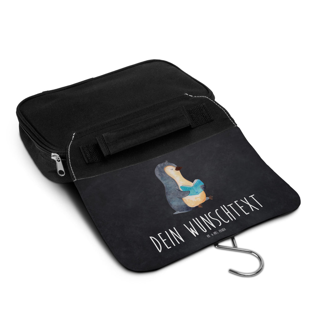 Personalisierter Kulturbeutel Pinguin Buch Personalisierter Kulturbeutel, Personalisierte Waschtasche, Personalisierte Kosmetiktasche, Damen, Herren, Personalisierte Aufbewahrungstasche, Personalisierte Schminktasche, Personalisierter Kosmetikbeutel, Personalisierter Organizer, Personalisierte Kulturtasche, Personalisierte Schminkutensil, Personalisierung, Wunschtext, Wunschname, Selbst bedrucken, Kulturbeutel mit Namen, Pinguin, Pinguine, Buch, Lesen, Bücherwurm, Nichtstun, Faulenzen, Ferien, Urlaub, Freizeit