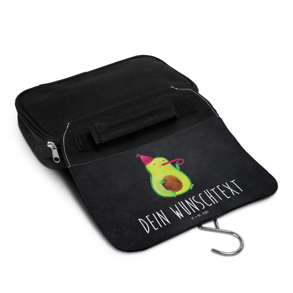 Personalisierter Kulturbeutel Avocado Feier Personalisierter Kulturbeutel, Personalisierte Waschtasche, Personalisierte Kosmetiktasche, Damen, Herren, Personalisierte Aufbewahrungstasche, Personalisierte Schminktasche, Personalisierter Kosmetikbeutel, Personalisierter Organizer, Personalisierte Kulturtasche, Personalisierte Schminkutensil, Personalisierung, Wunschtext, Wunschname, Selbst bedrucken, Kulturbeutel mit Namen, Avocado, Veggie, Vegan, Gesund, Party, Feierlichkeit, Feier, Fete, Geburtstag, Gute Laune, Tröte