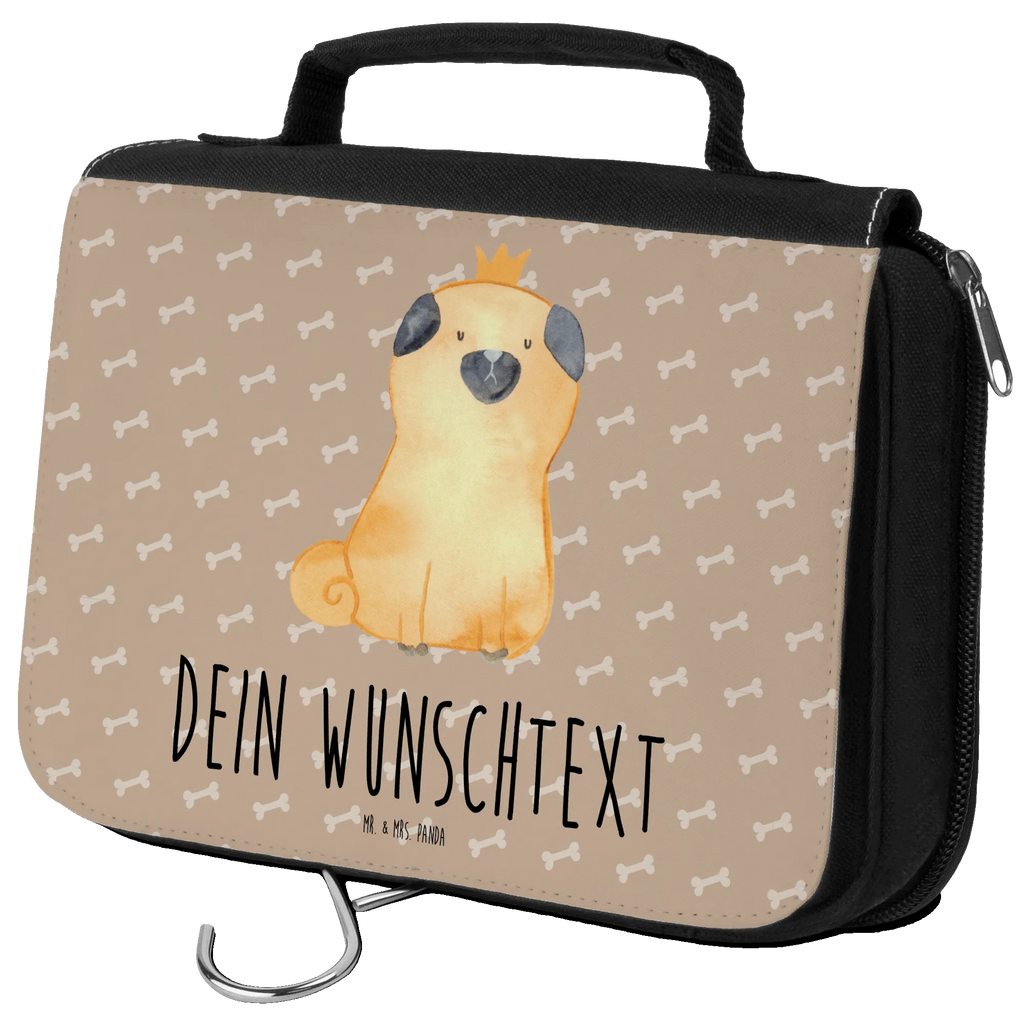 Personalisierter Kulturbeutel Mops Krone Personalisierter Kulturbeutel, Personalisierte Waschtasche, Personalisierte Kosmetiktasche, Damen, Herren, Personalisierte Aufbewahrungstasche, Personalisierte Schminktasche, Personalisierter Kosmetikbeutel, Personalisierter Organizer, Personalisierte Kulturtasche, Personalisierte Schminkutensil, Personalisierung, Wunschtext, Wunschname, Selbst bedrucken, Kulturbeutel mit Namen, Hund, Hundemotiv, Haustier, Hunderasse, Tierliebhaber, Hundebesitzer, Sprüche, Mops, allergisch, kinderlos, Hausregel, Hundebesitzer. Spruch, lustig