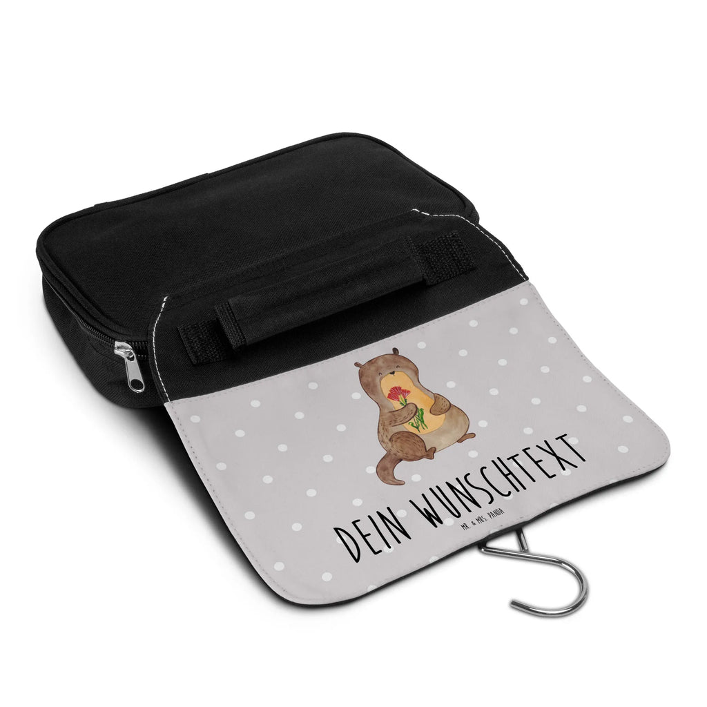 Personalisierter Kulturbeutel Otter Blumenstrauß Personalisierter Kulturbeutel, Personalisierte Waschtasche, Personalisierte Kosmetiktasche, Damen, Herren, Personalisierte Aufbewahrungstasche, Personalisierte Schminktasche, Personalisierter Kosmetikbeutel, Personalisierter Organizer, Personalisierte Kulturtasche, Personalisierte Schminkutensil, Personalisierung, Wunschtext, Wunschname, Selbst bedrucken, Kulturbeutel mit Namen, Otter, Fischotter, Seeotter, Otter Seeotter See Otter